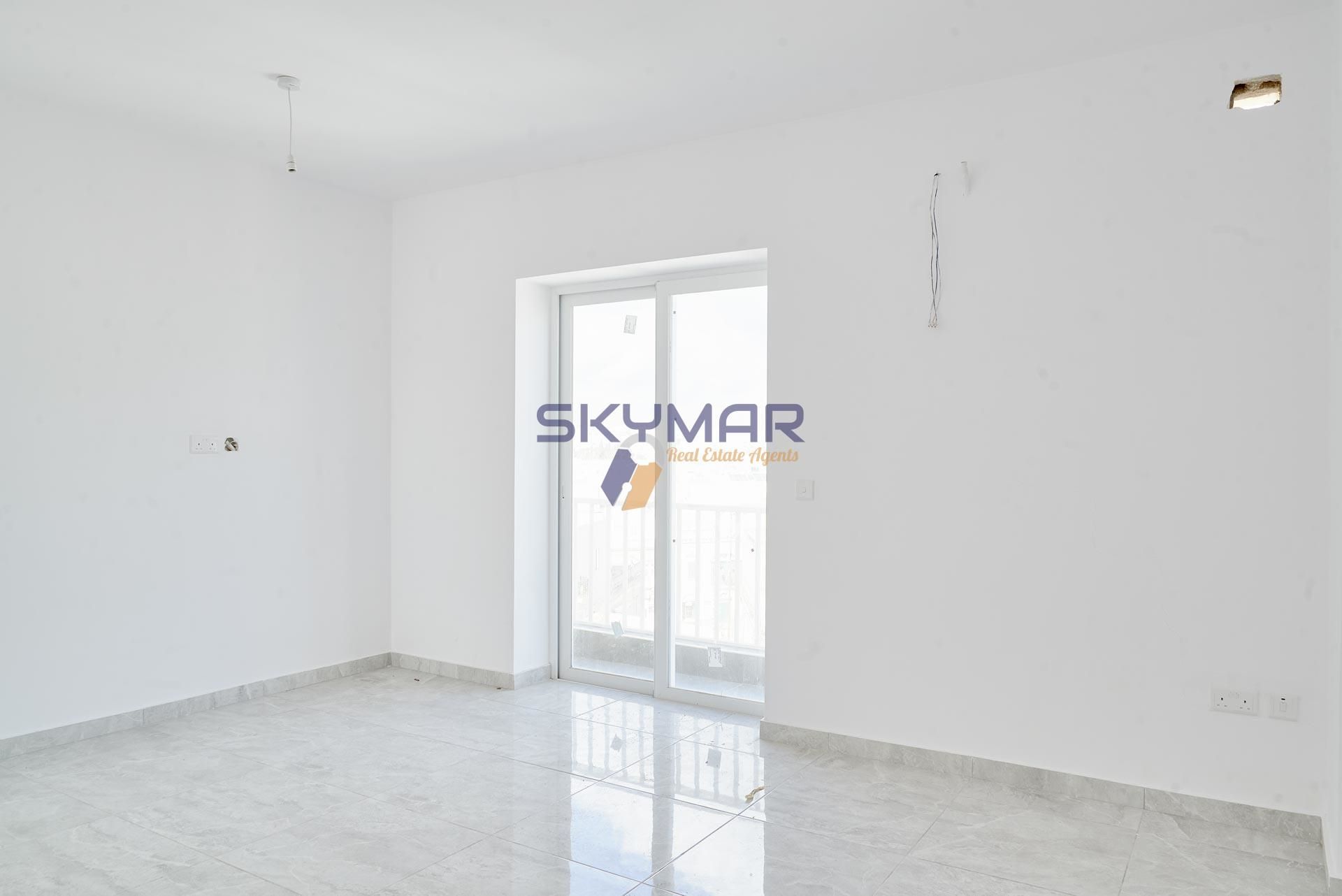 Condominium in Qormi,  11068839