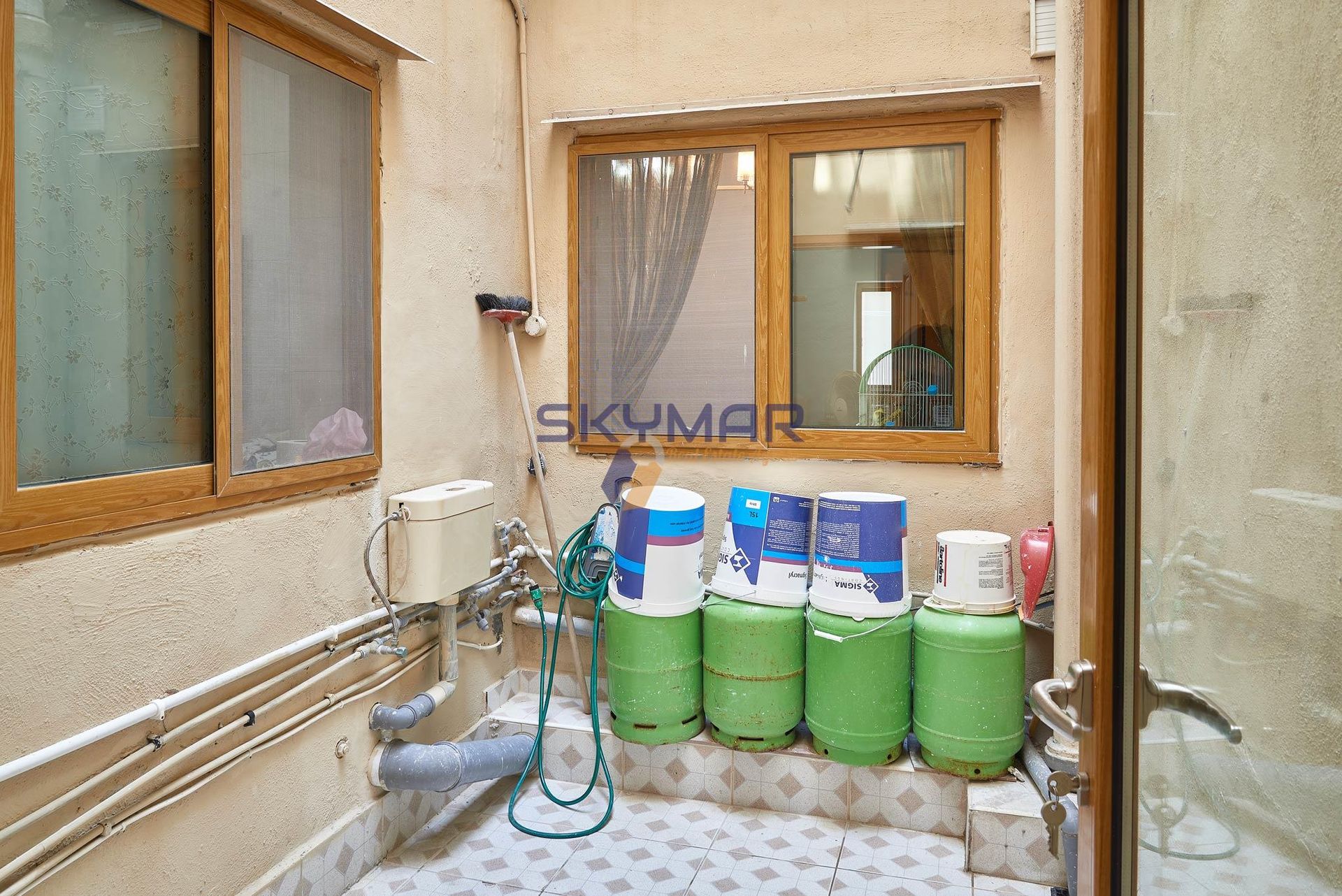 Condominium in Qormi,  11069412