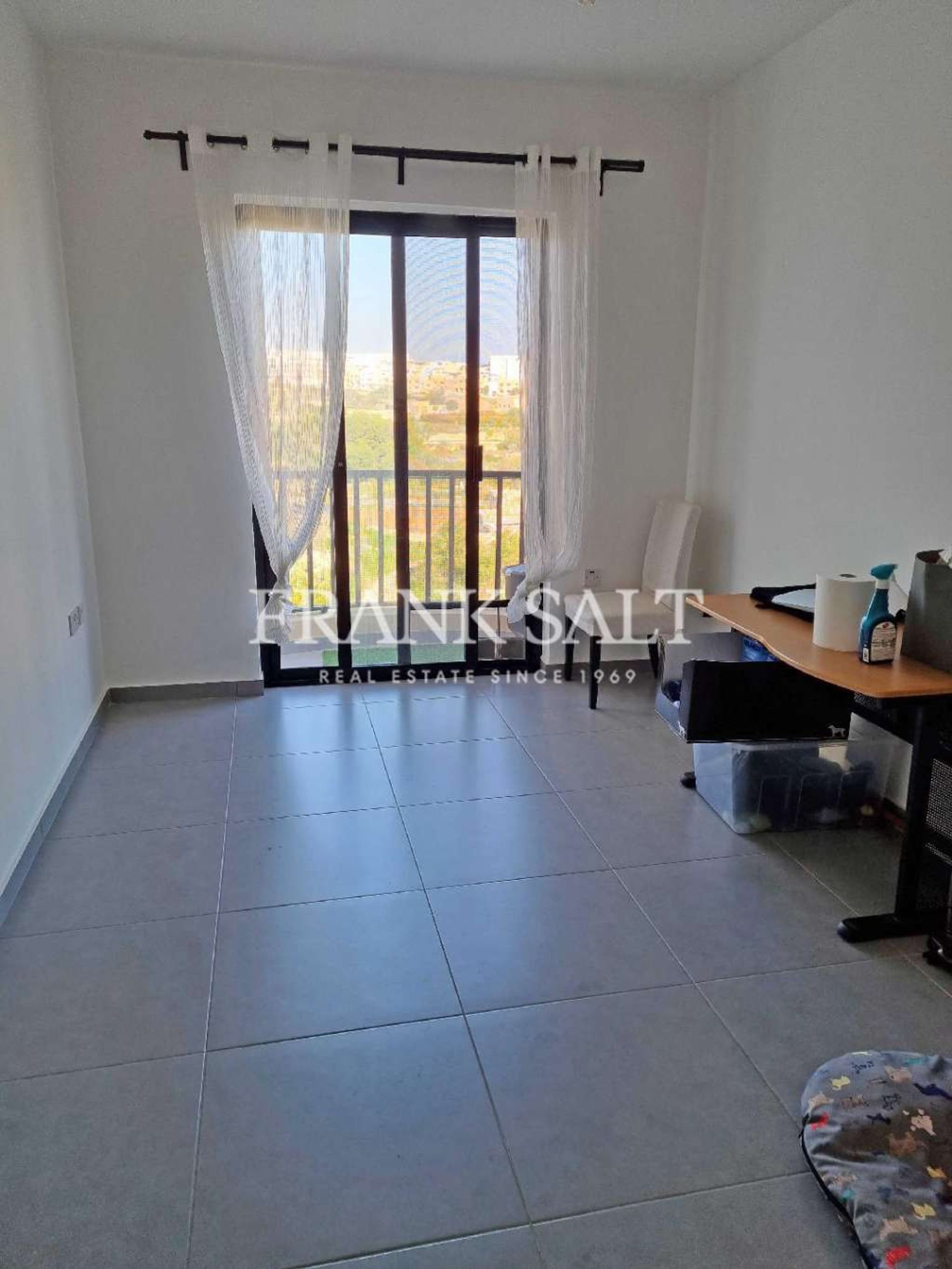 Condominio en Mosta,  11069422