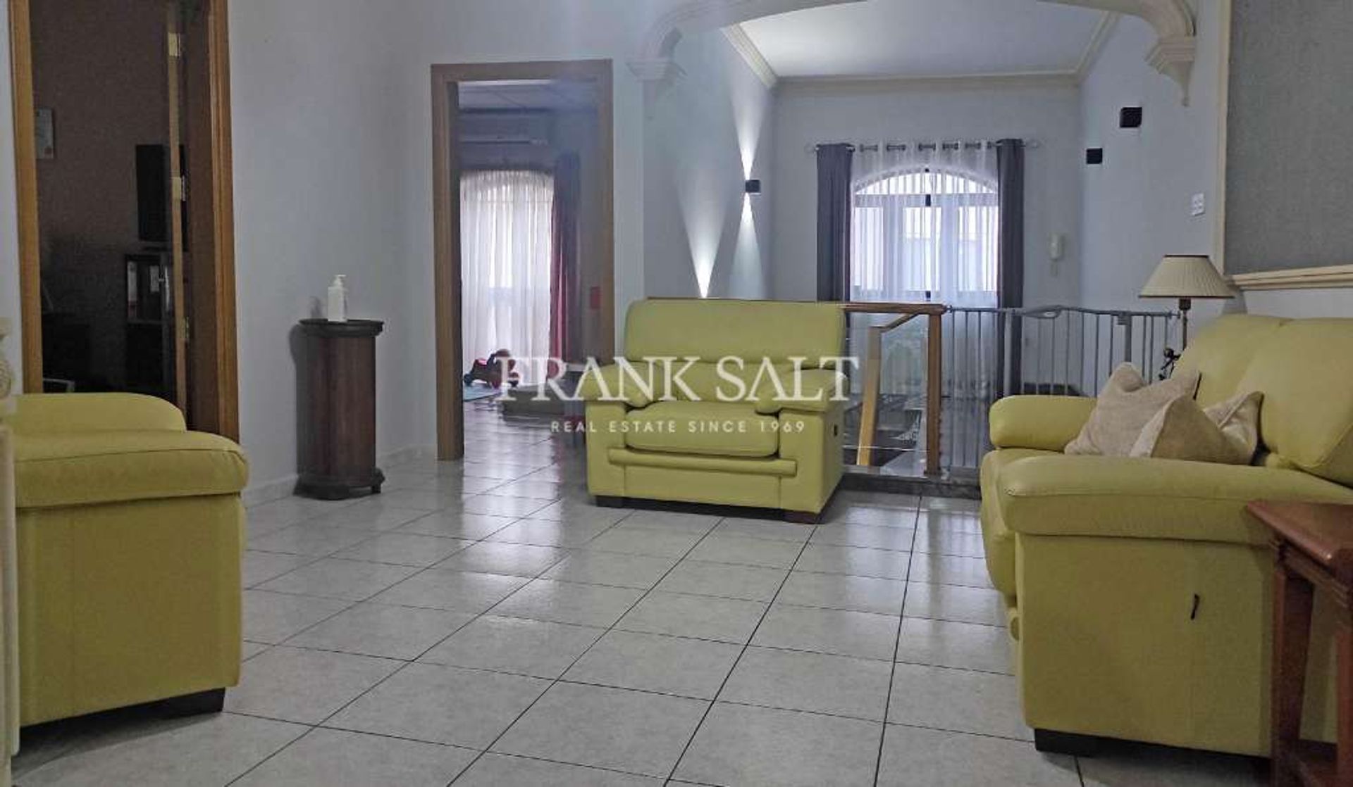 Condominio en Mosta,  11069788