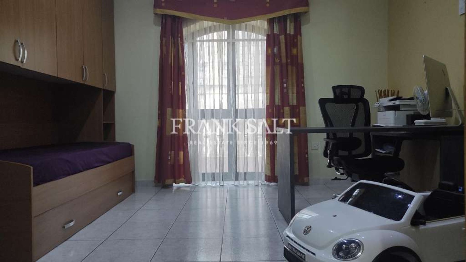 Condominio en Mosta,  11069788