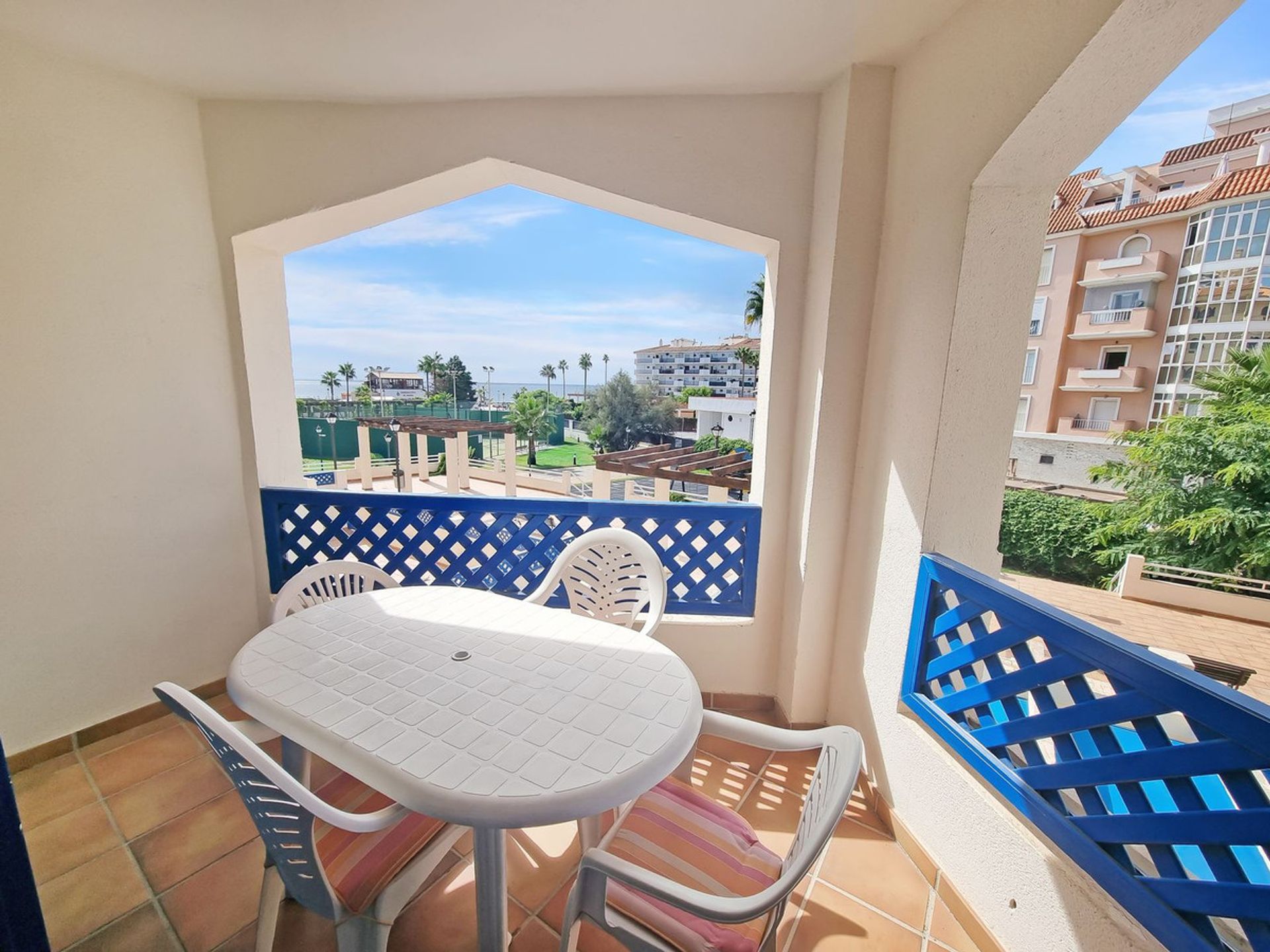 Condominium in San Luis de Sabinillas, Andalusië 11073308