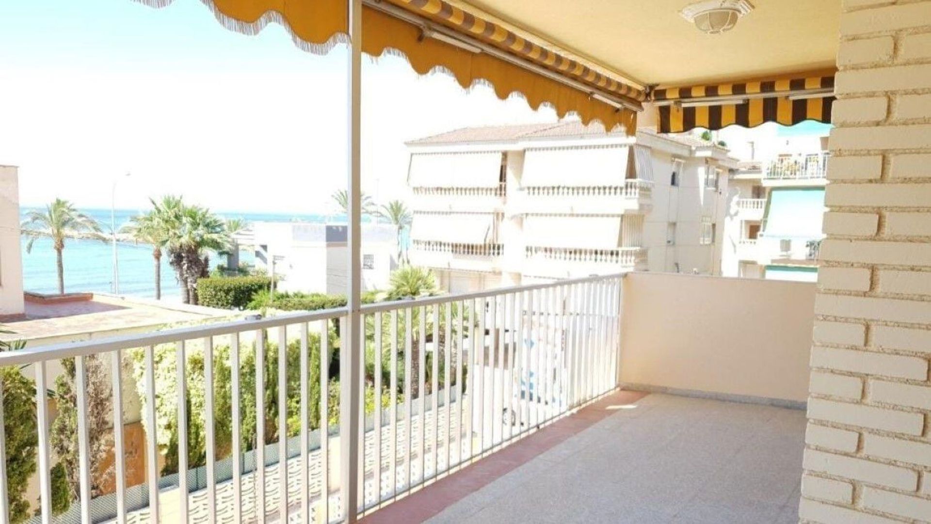 Condominium in Santa Pola, Comunidad Valenciana 11074079