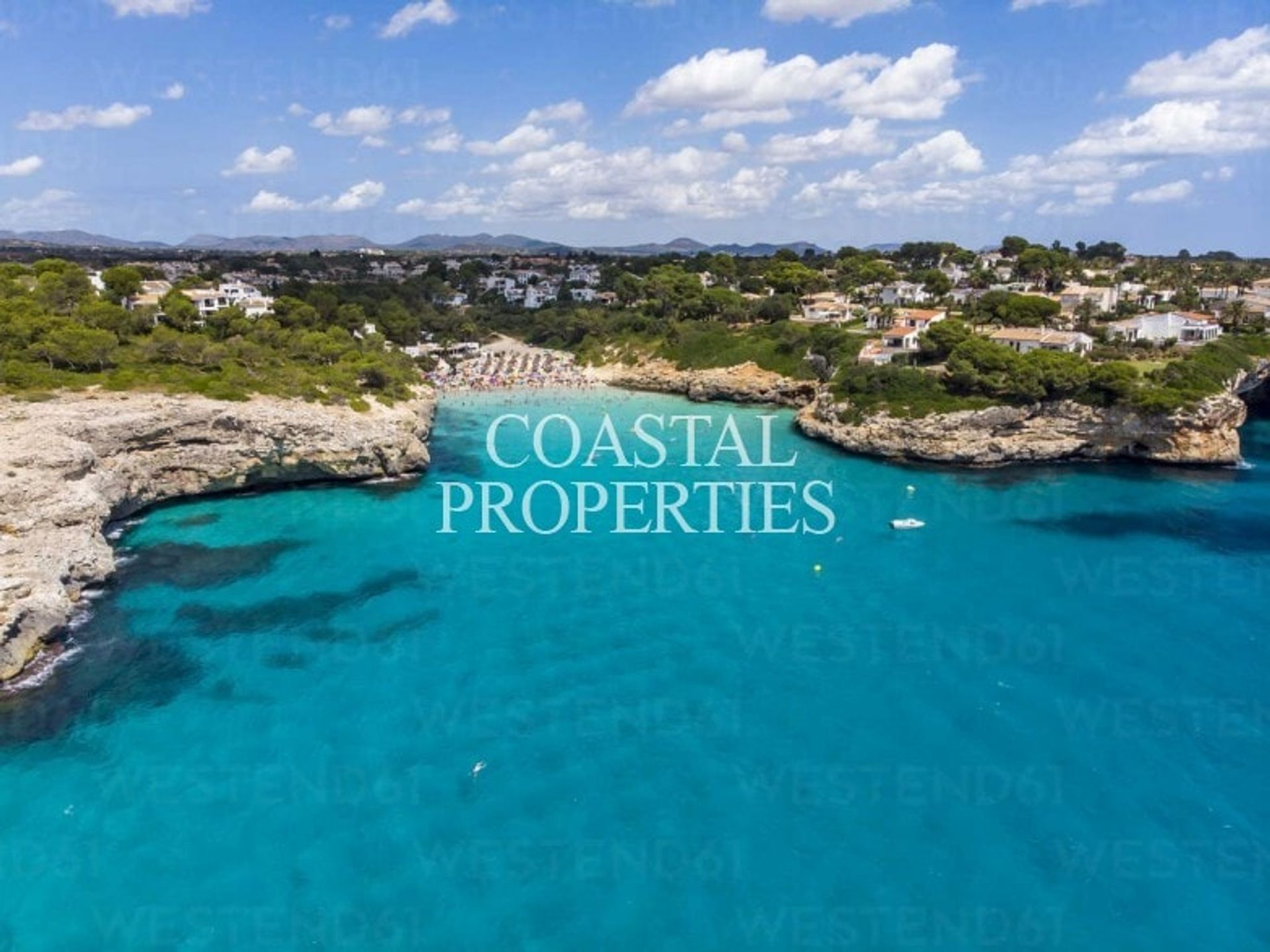 Condominium in Cales de Mallorca, Illes Balears 11075434