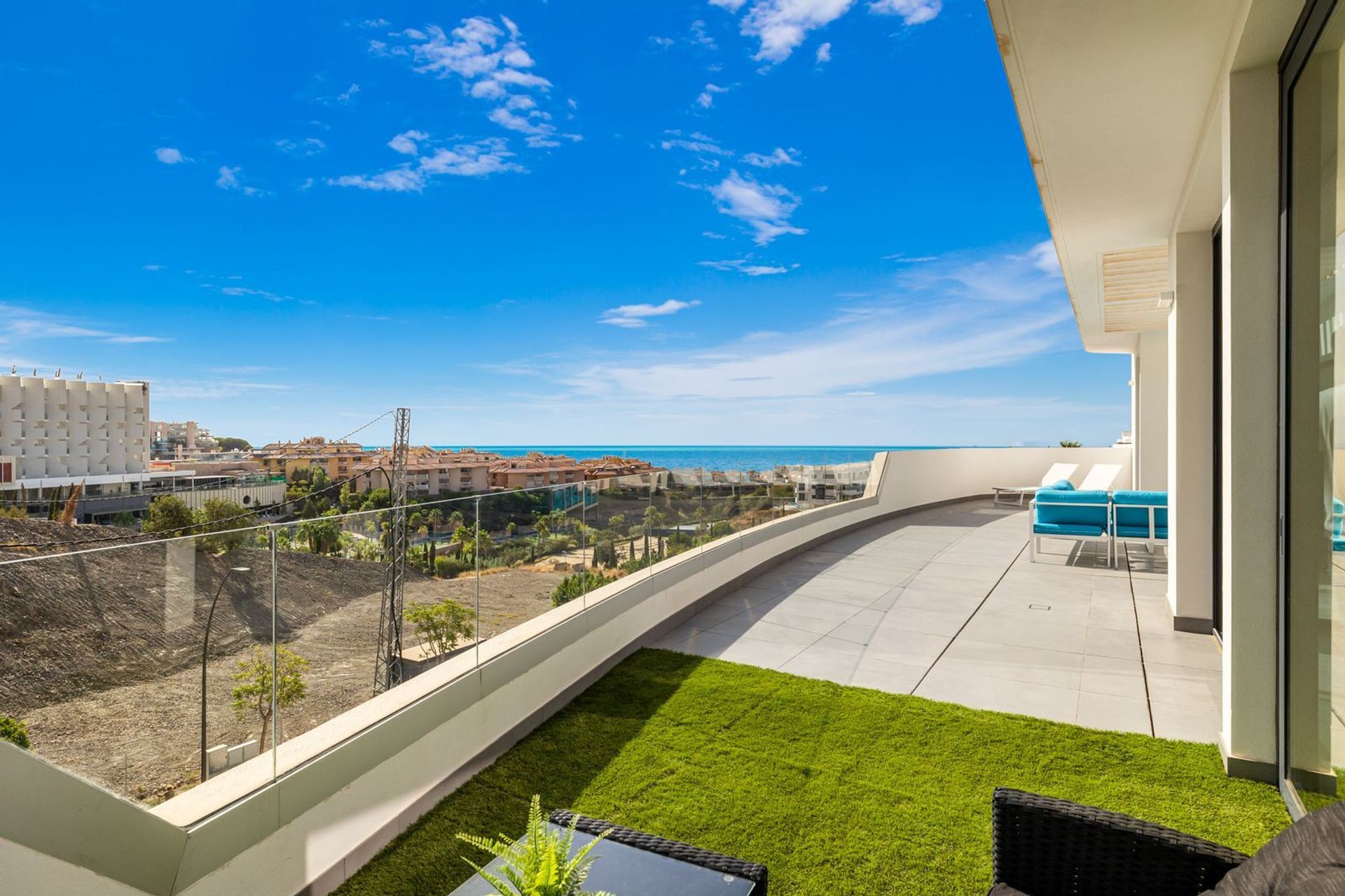 Condominium in Fuengirola, Andalusia 11075753