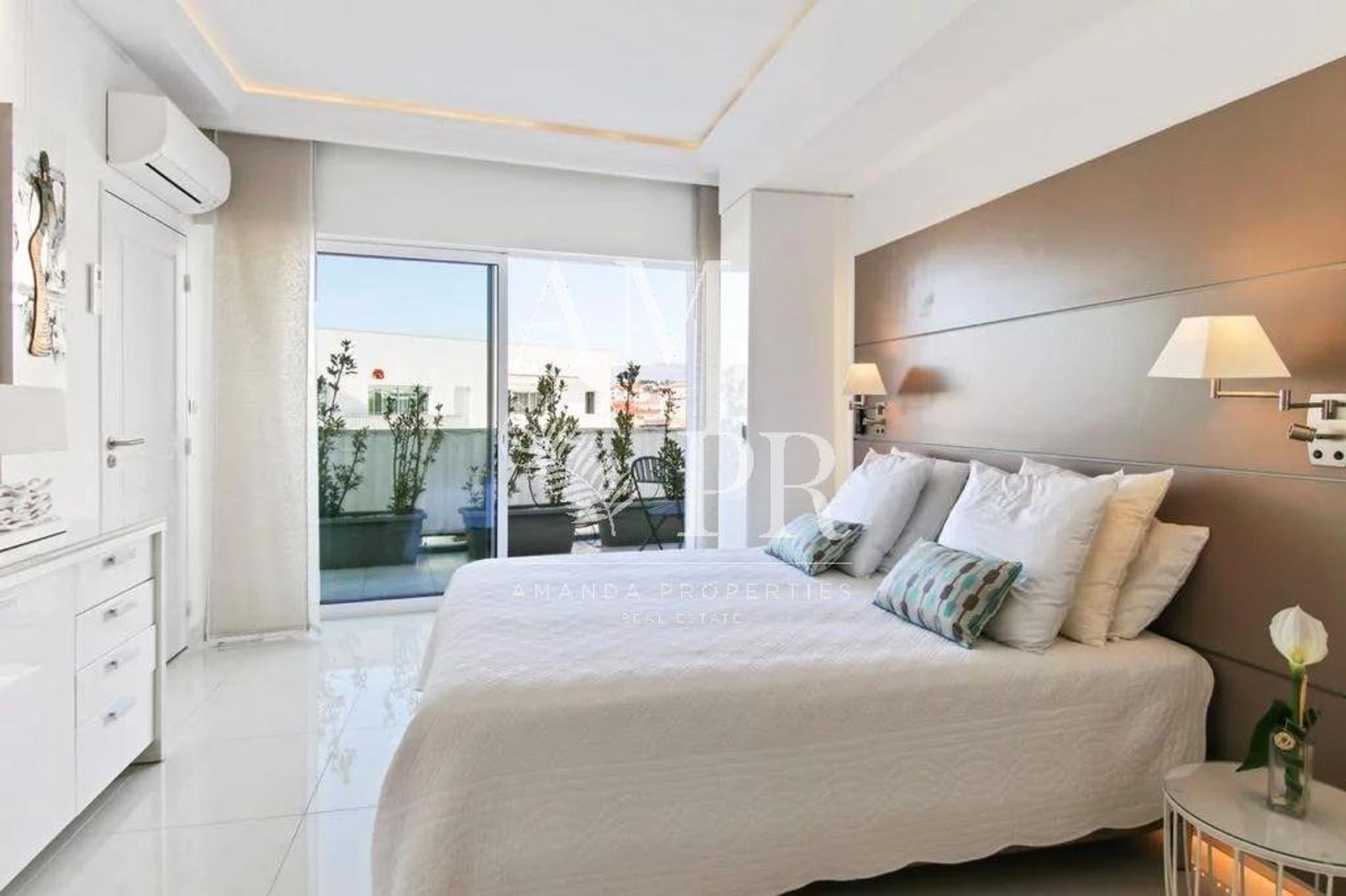 Condominio en Cannes, Provence-Alpes-Côte d'Azur 11077497