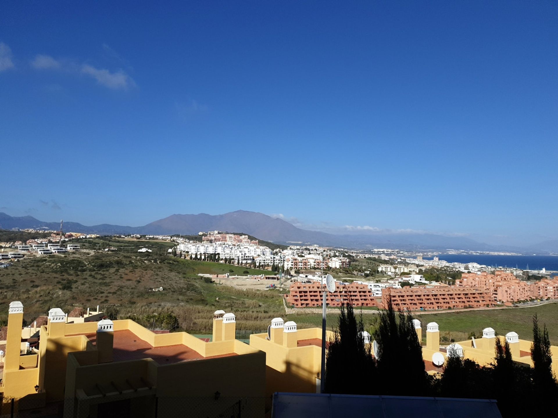 Eigentumswohnung im Puerto de la Duquesa, Andalusia 11078100