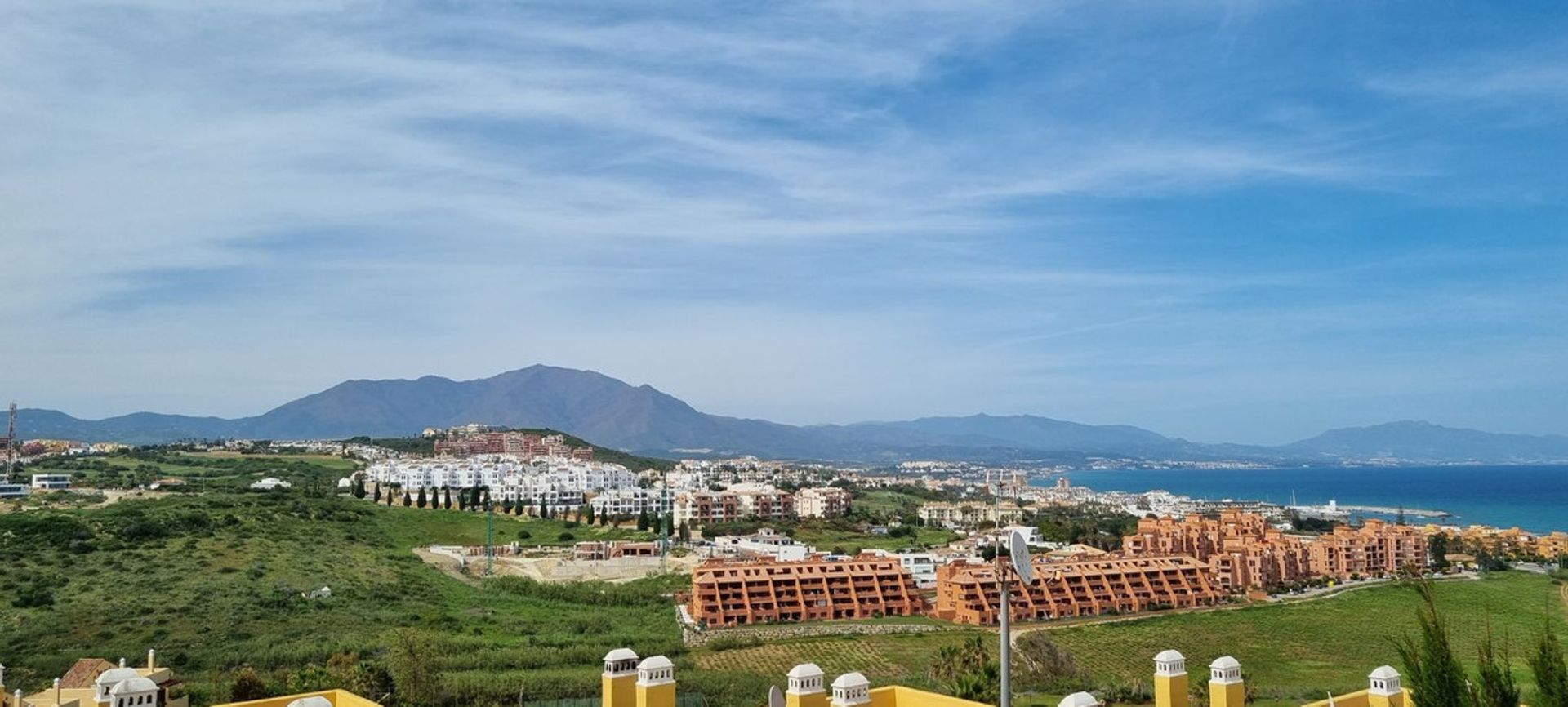 Eigentumswohnung im Puerto de la Duquesa, Andalusia 11078100