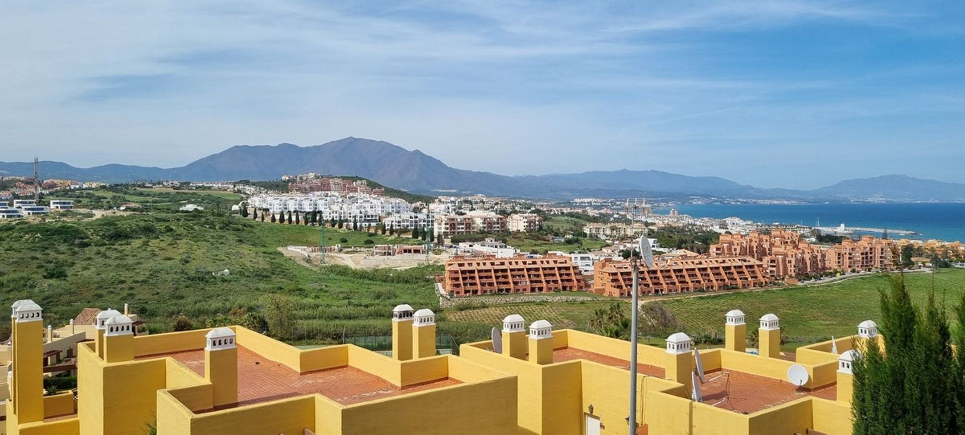 Eigentumswohnung im Puerto de la Duquesa, Andalusia 11078100