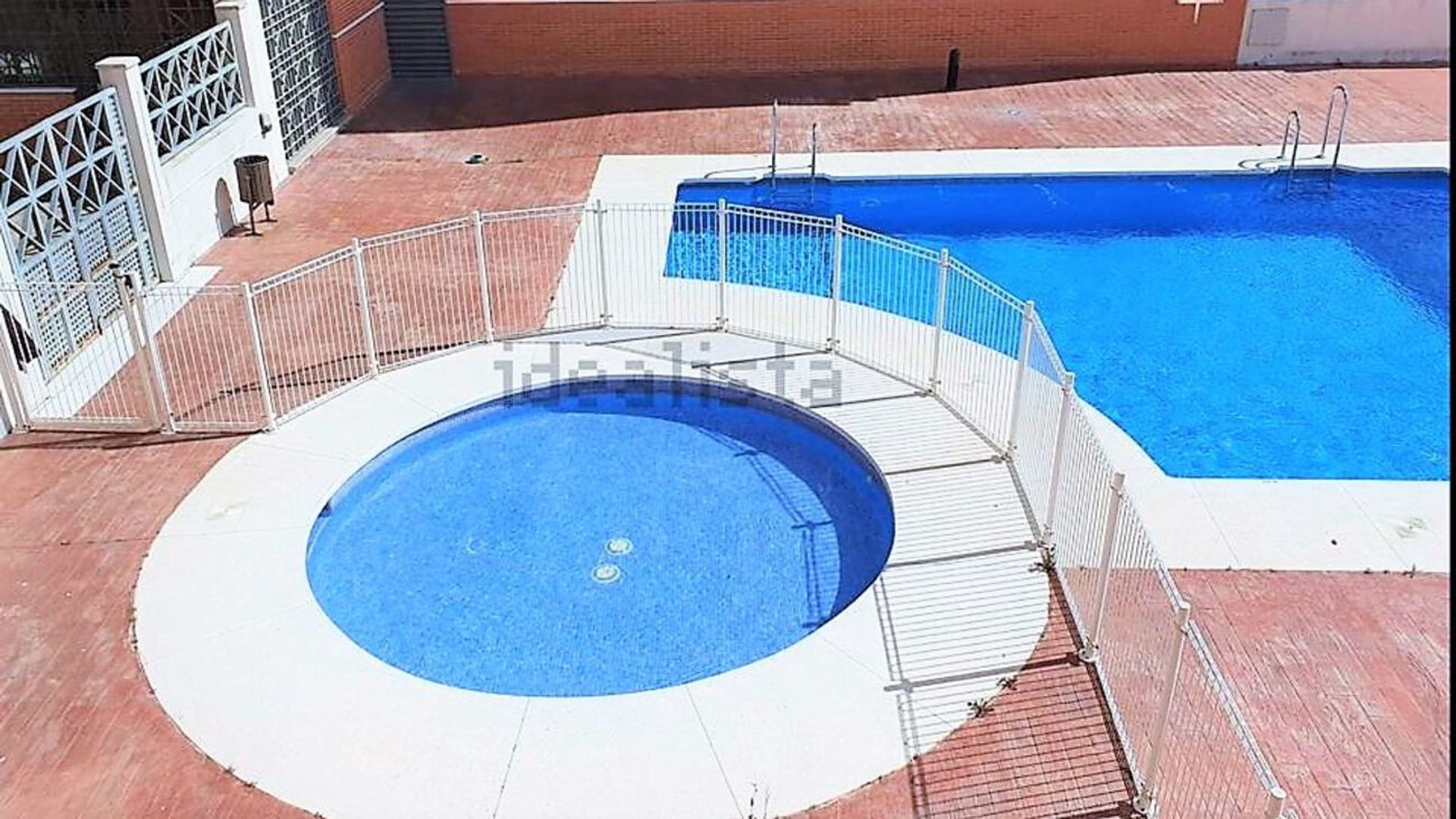 Condominium in San Roque, Andalucía 11080834