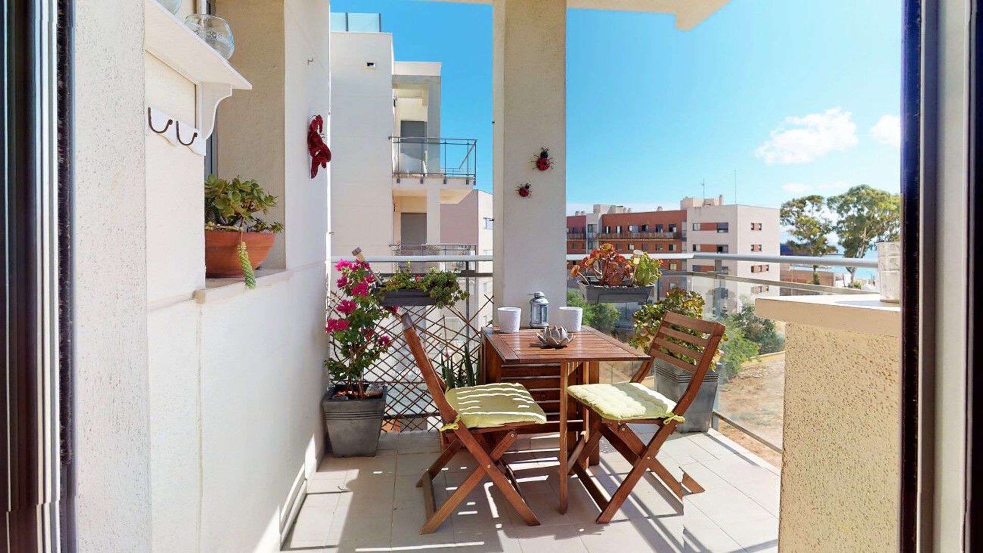 Condominium in San Roque, Andalucía 11080834