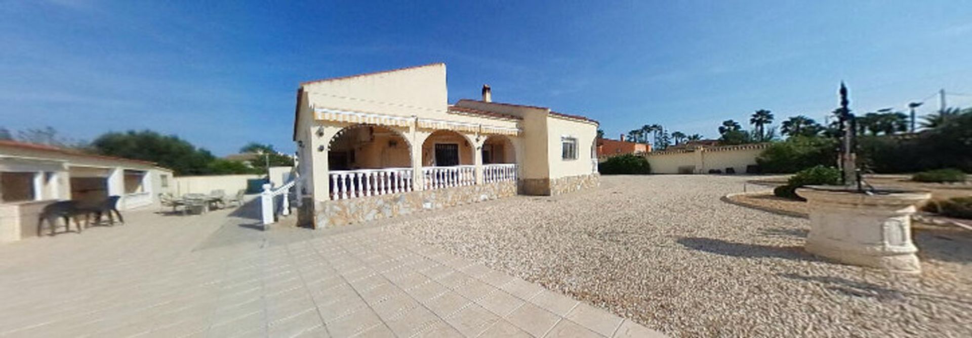 House in Crevillente, Comunidad Valenciana 11081333