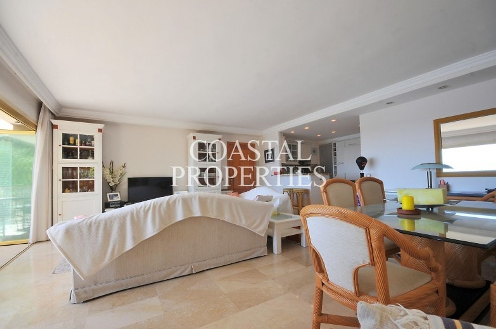 Condominio en La Bonanova, Islas Baleares 11081404