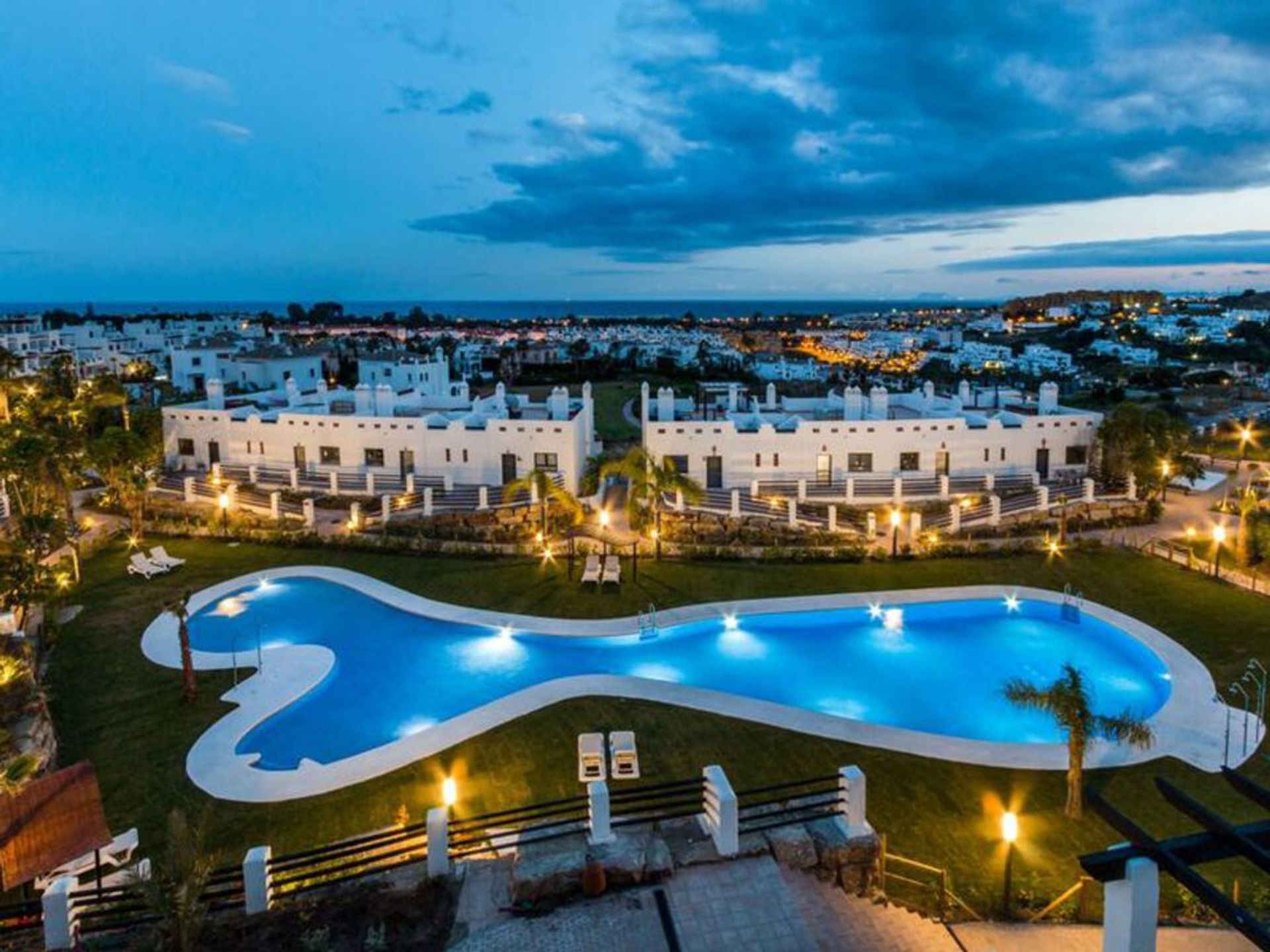 Condominio nel Estepona, Andalucía 11081922