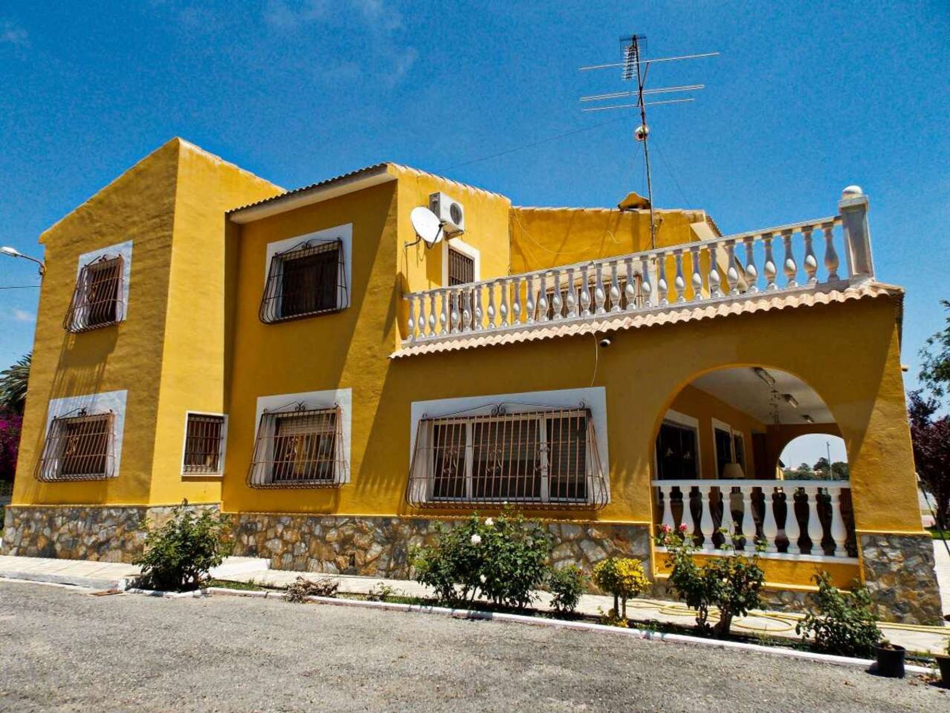 House in Alicante (Alacant), Comunidad Valenciana 11083125