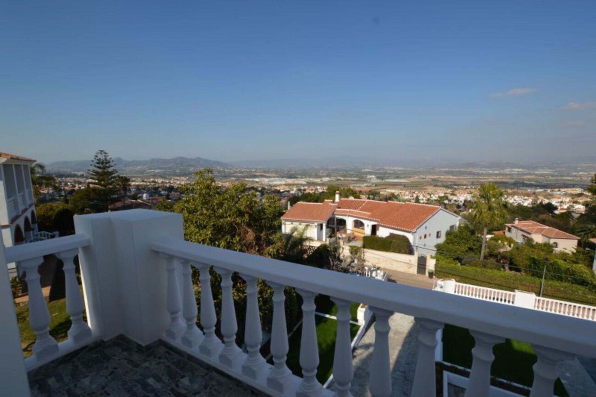 房子 在 Alhaurín de la Torre, Andalucía 11083768