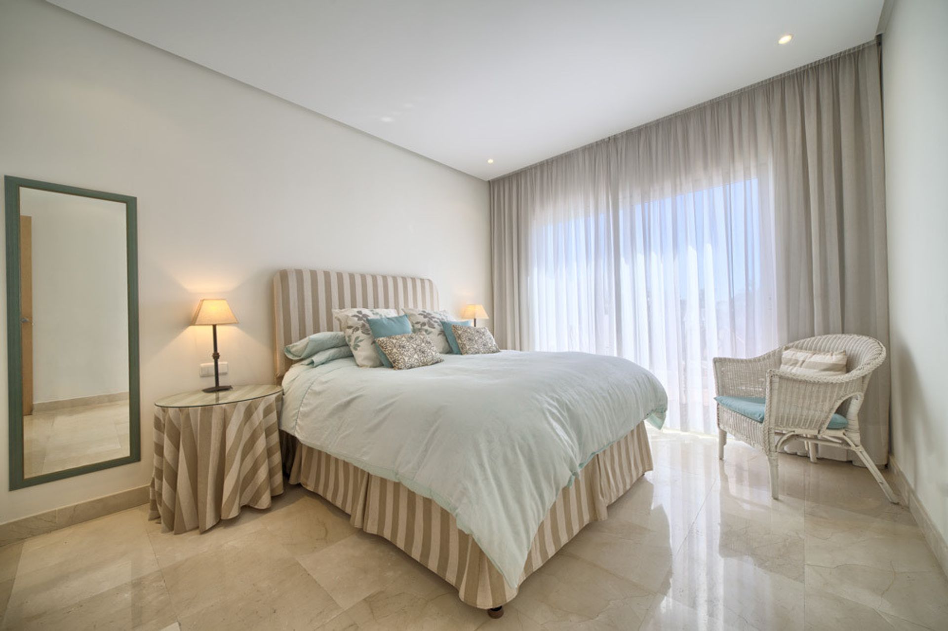 Condominium dans Estepona, Andalucía 11087680