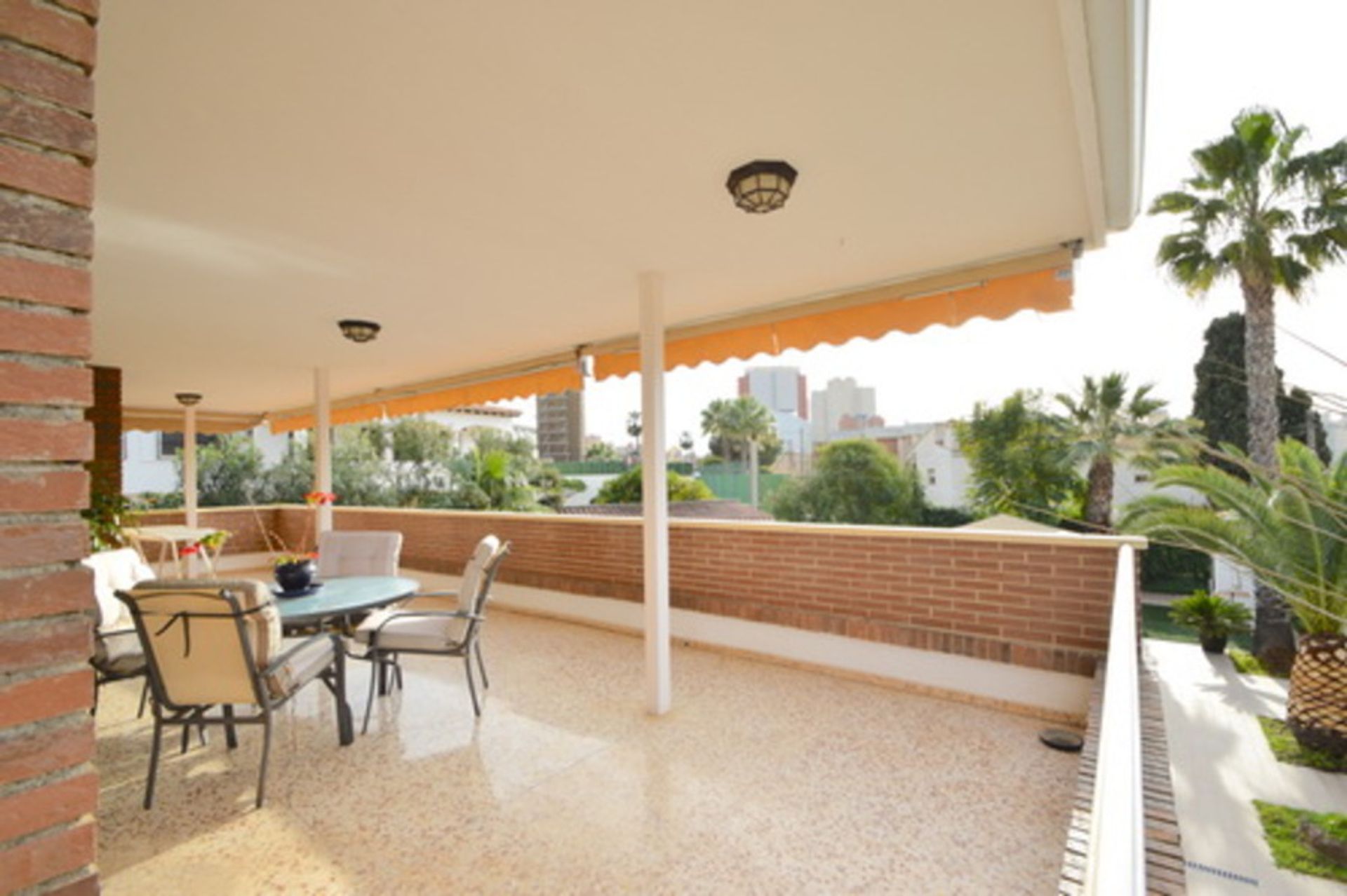 House in Benidorm, Comunidad Valenciana 11090160