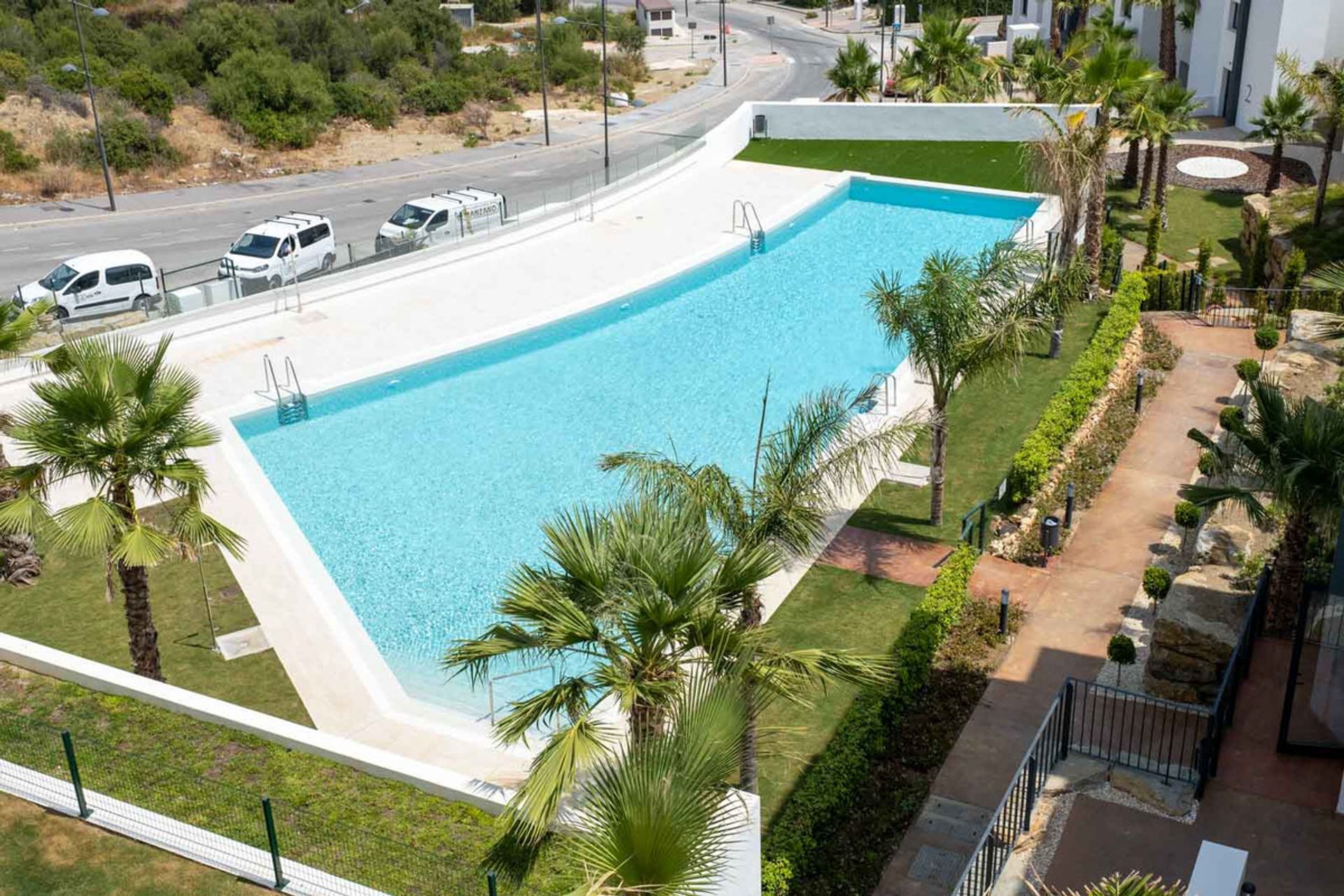 Condominium in Estepona, Andalucía 11090760