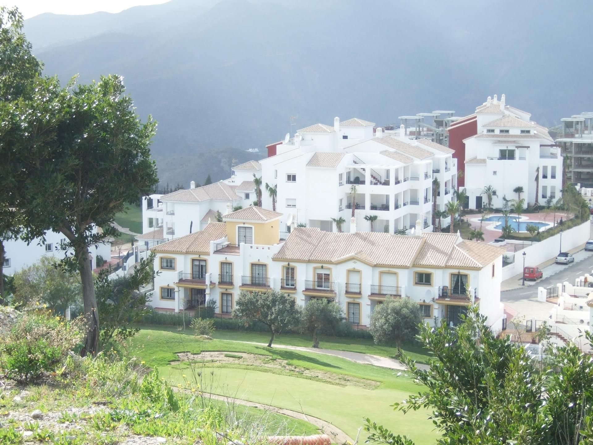 Osakehuoneisto sisään Alhaurín el Grande, Andalucía 11090972