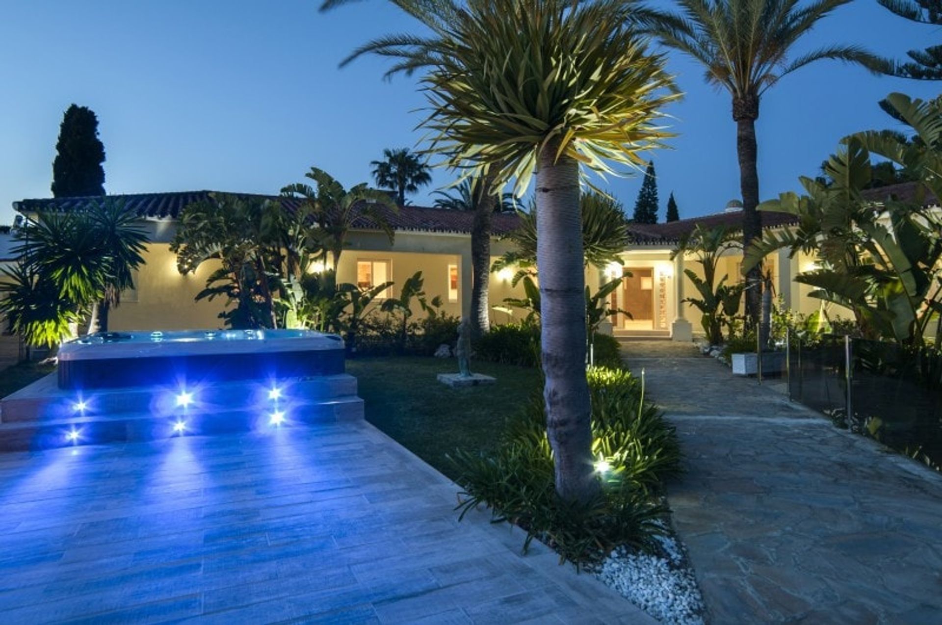 House in Marbella, Andalucía 11091026