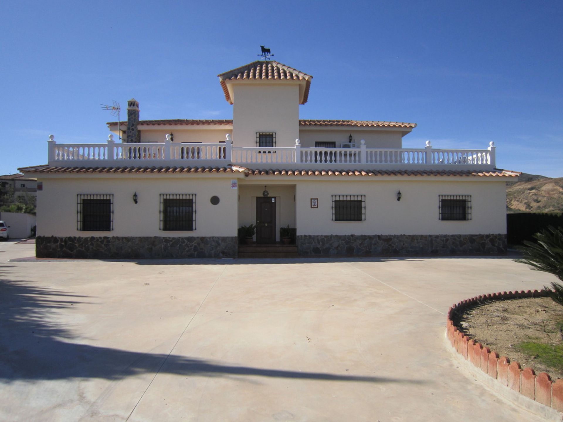 Casa nel Alhaurin de la Torre, Andalusia 11091703