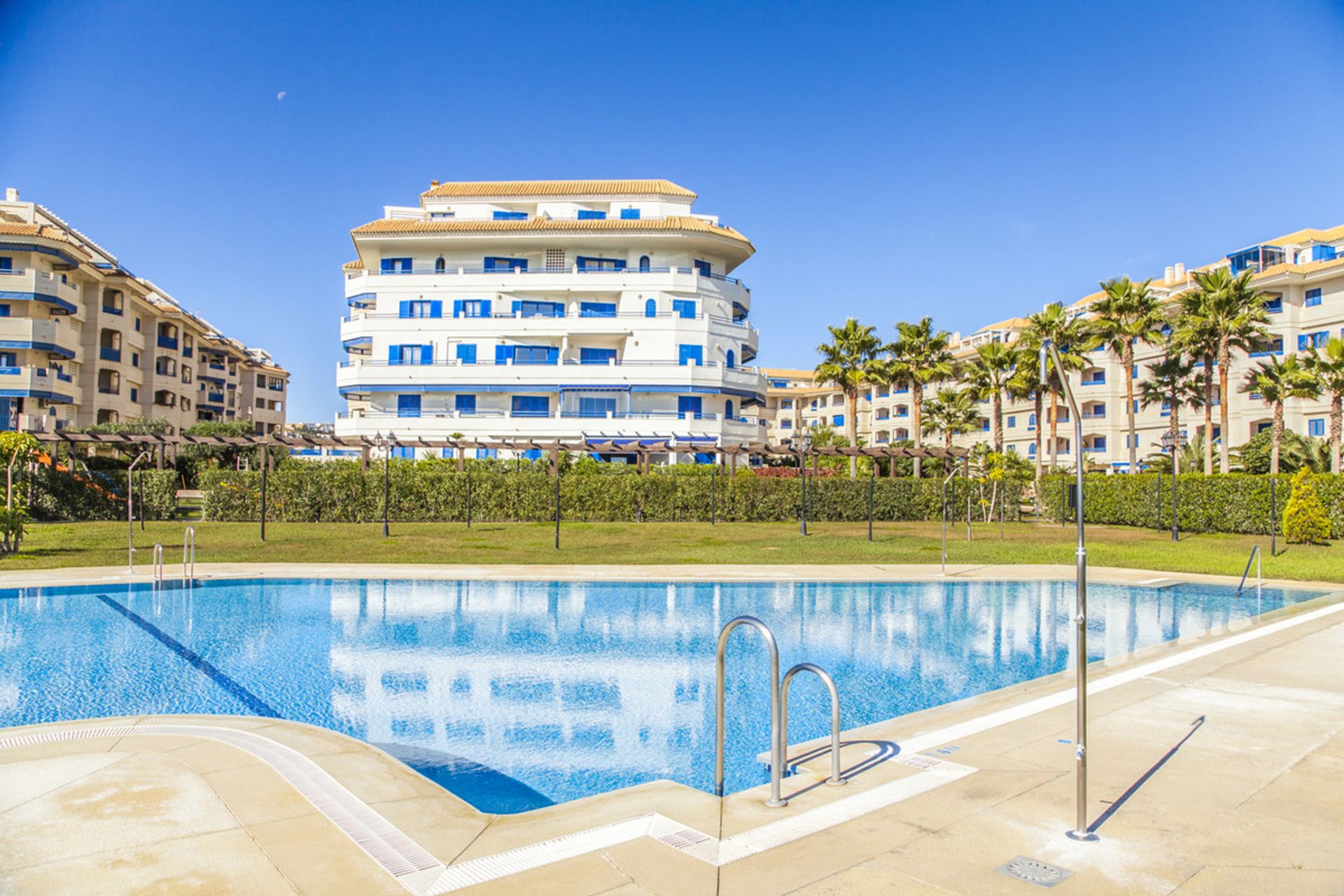 Condominium dans San Luis de Sabinillas, Andalousie 11092587