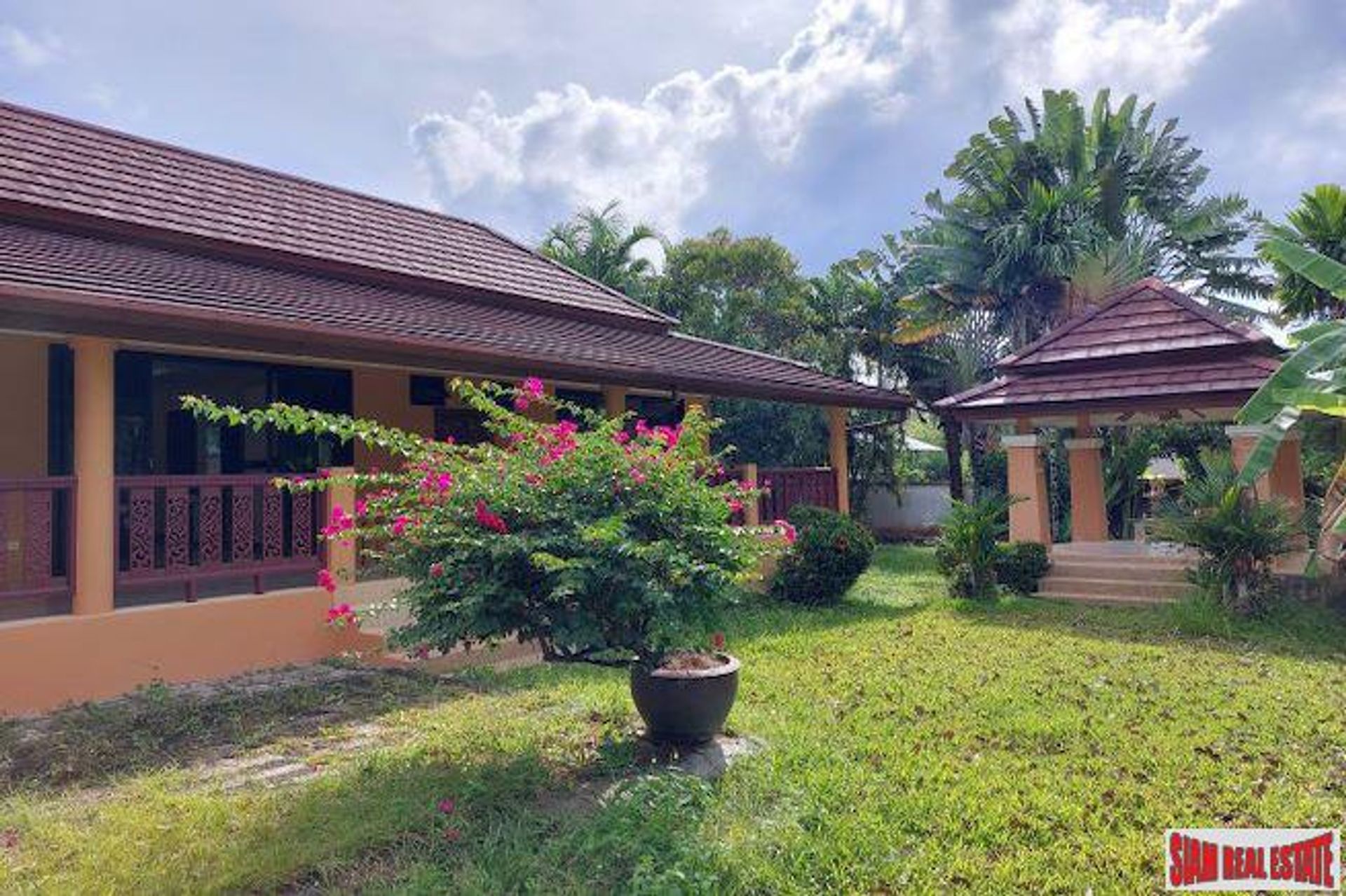 casa no Ban Fara, Phuket 11096553