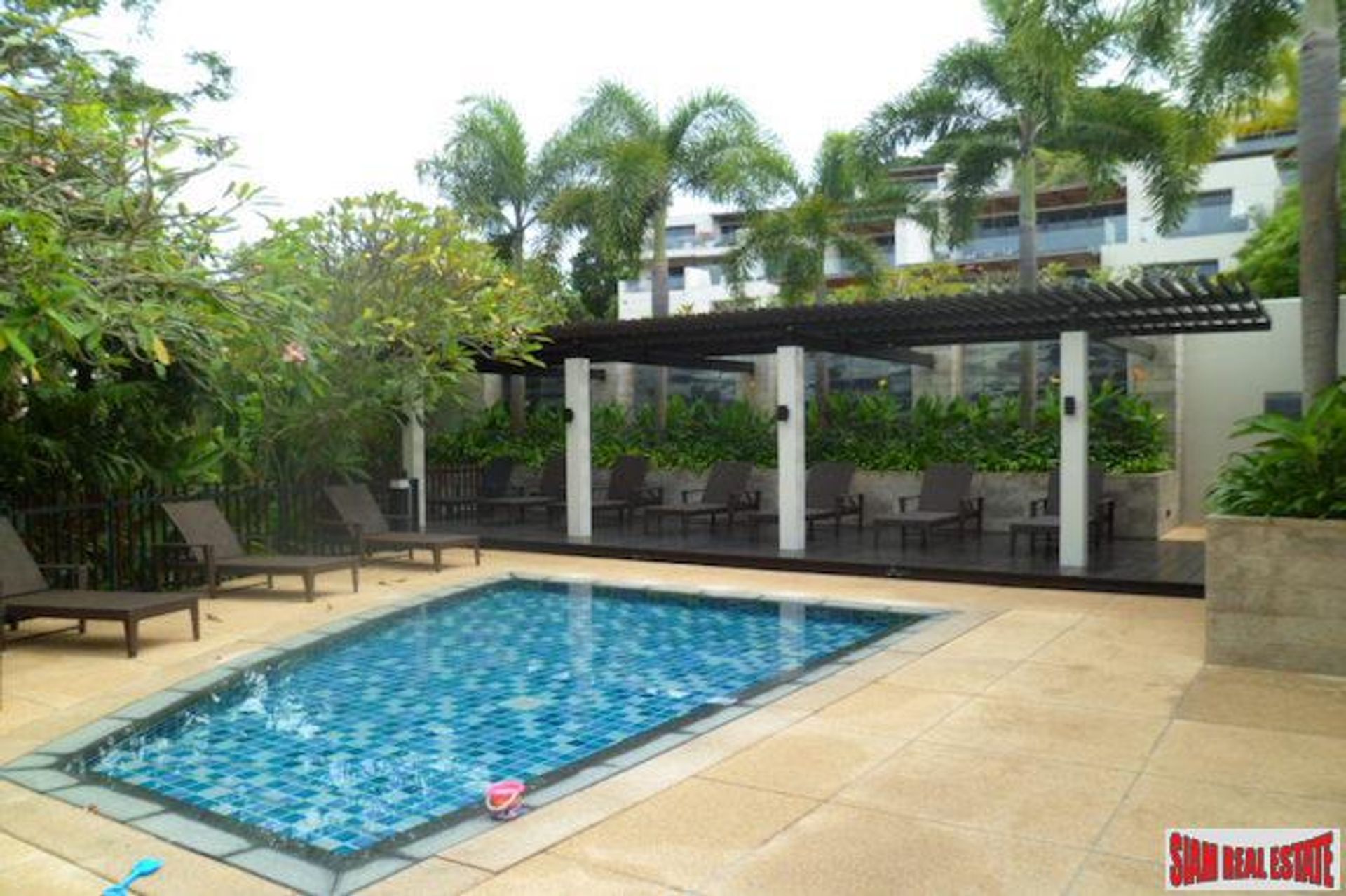 Condominium in Ban Kata, Phuket 11096649