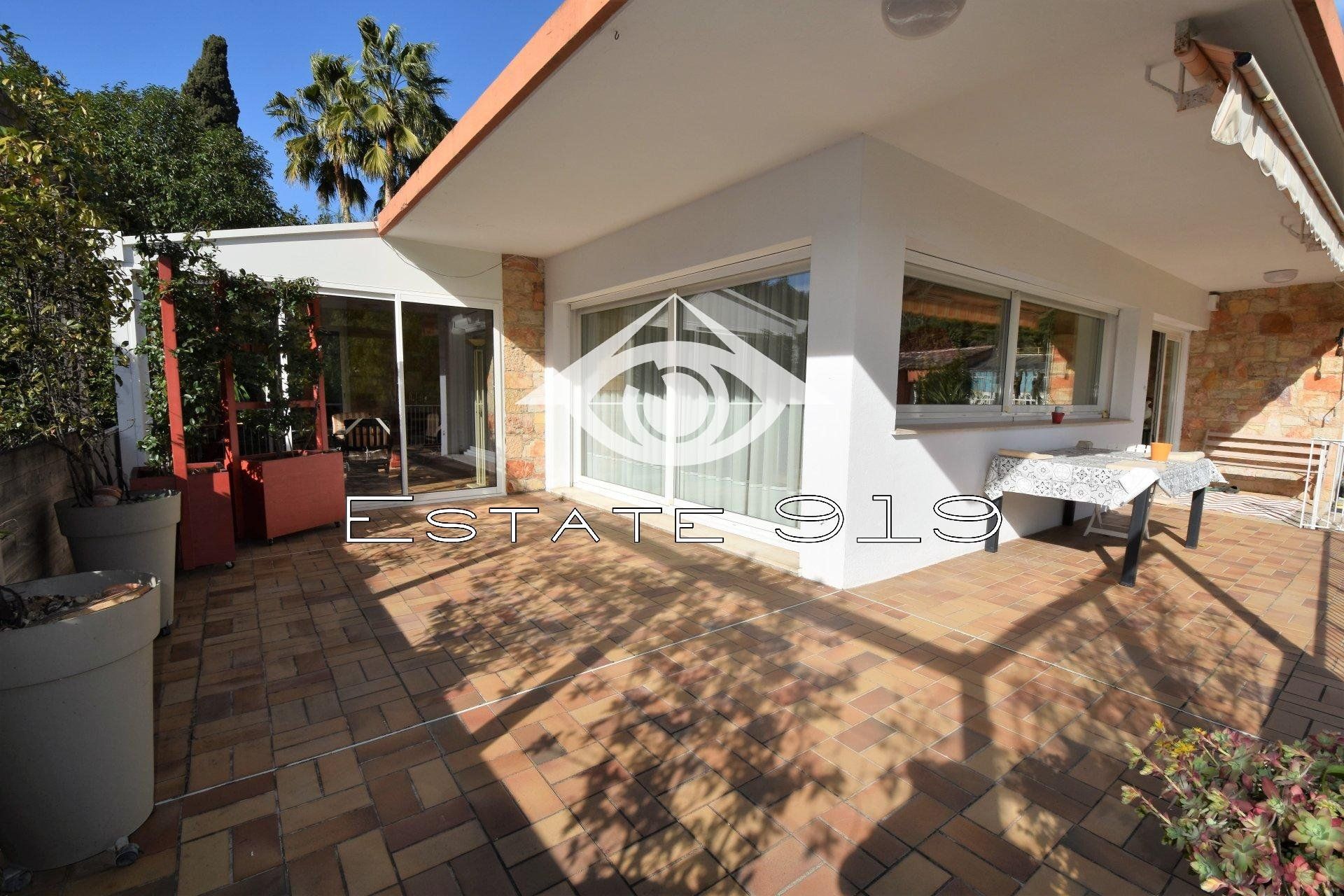 House in Cannes, Alpes-Maritimes 11104341