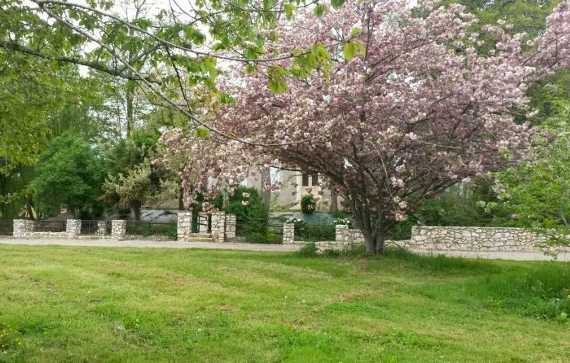 Condominium in Larroque-sur-l'Osse, Occitanie 11107199