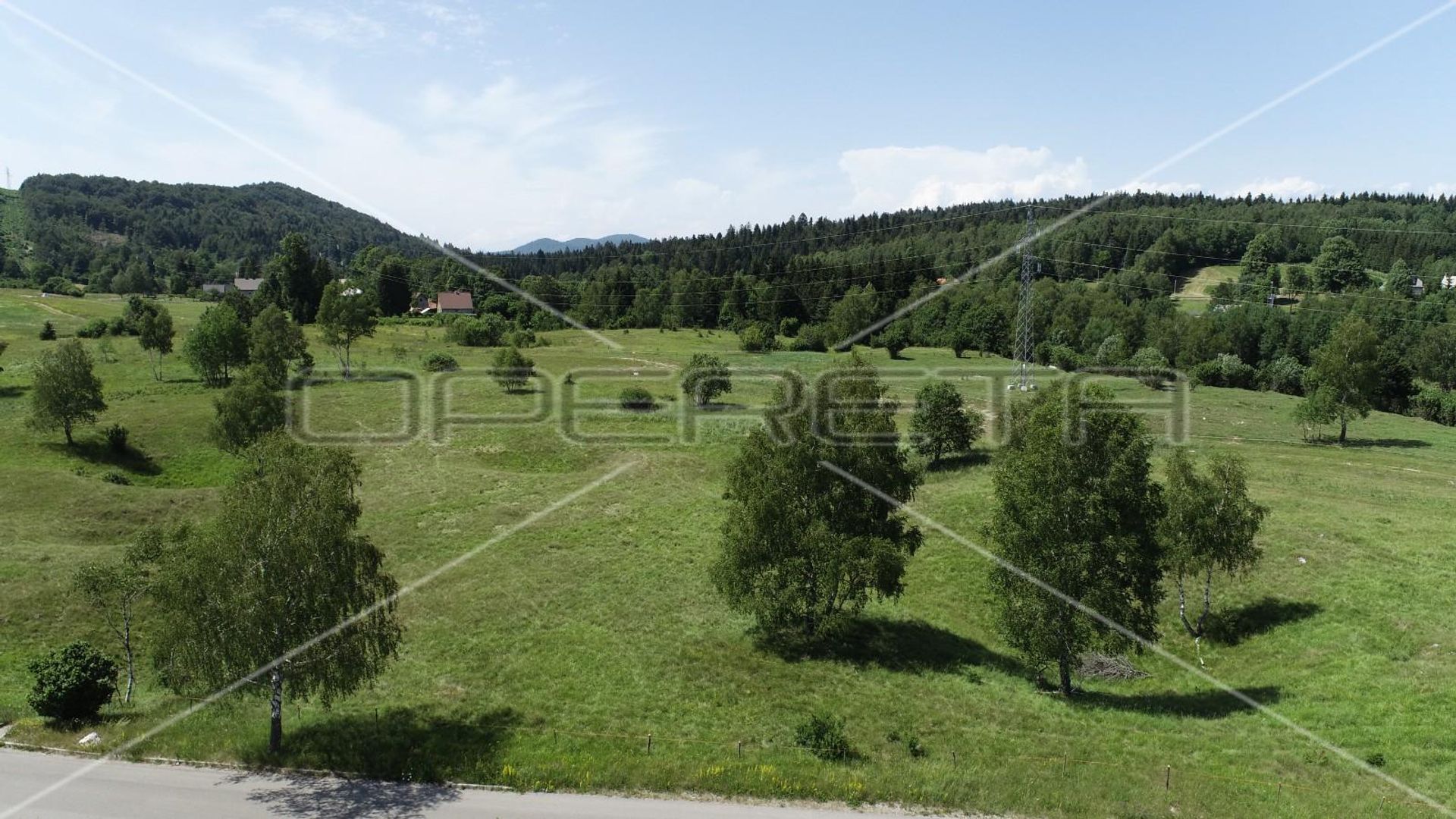 土地 在 Zalesina, Primorsko-goranska županija 11108872