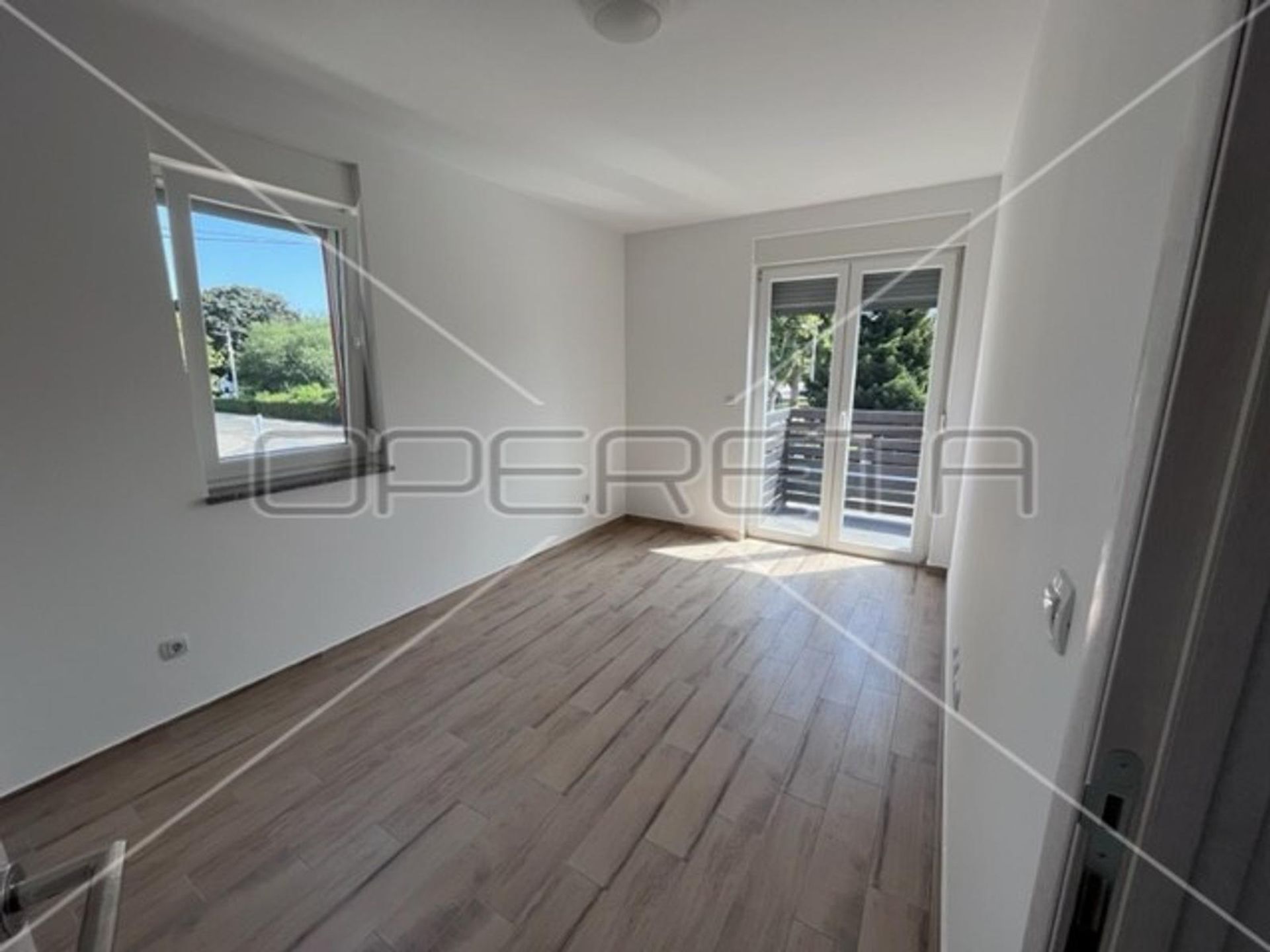 casa en Vukomerec, Zagreb, Grad 11109324