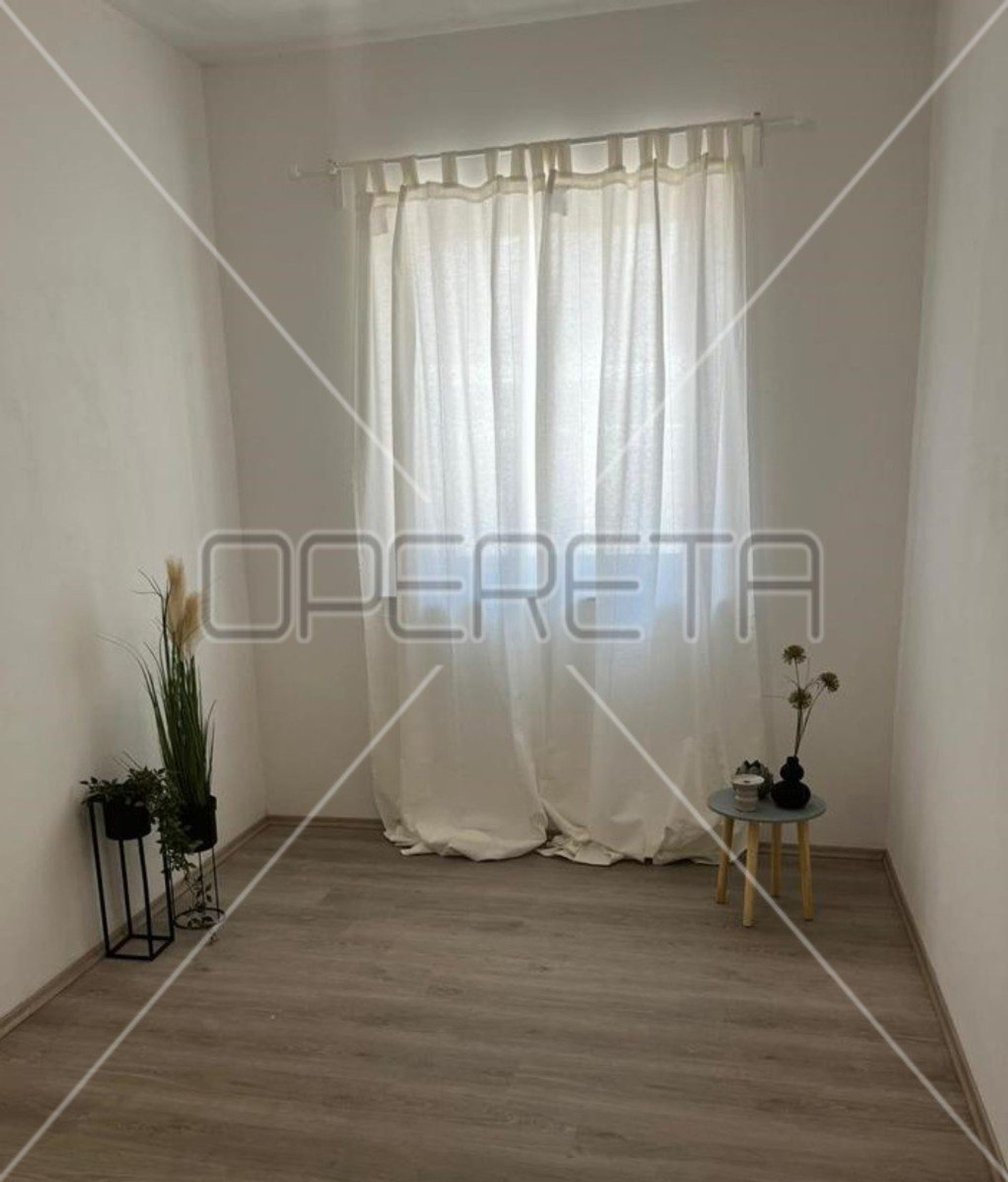 Hus i Vrapce, Zagreb, Grad 11109376