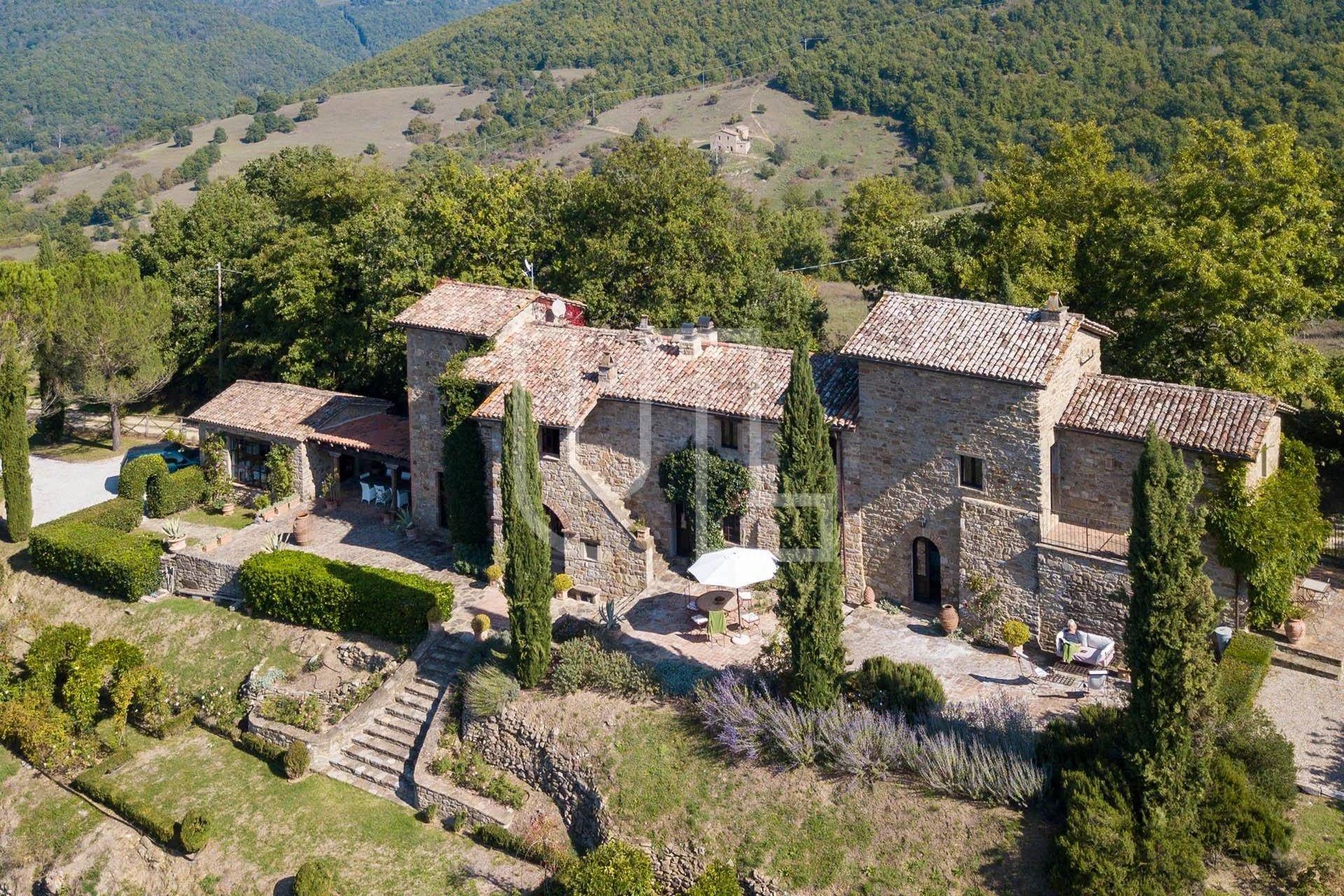 Rumah di Passignano sul Trasimeno, Umbria 11109736