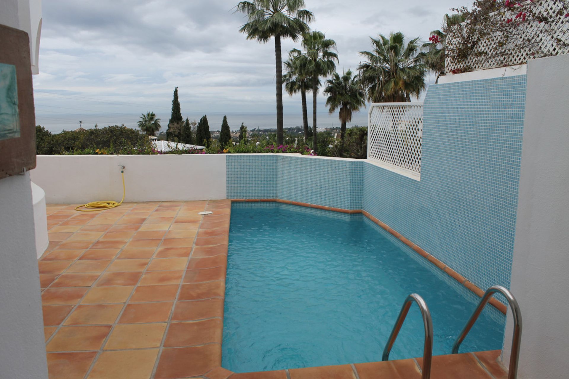 Condominium in Marbella, Andalucía 11113735