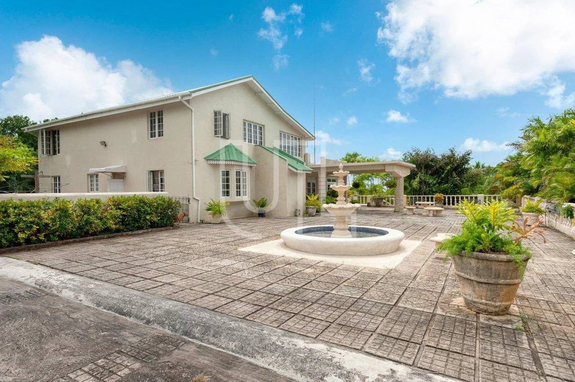 House in Weston, Saint James 11113795