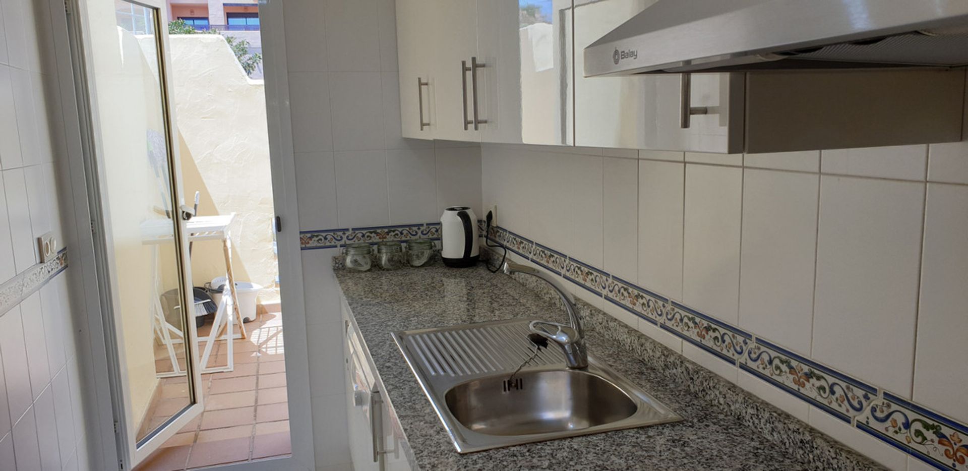 Condominium in Puerto de la Duquesa, Andalusia 11114624