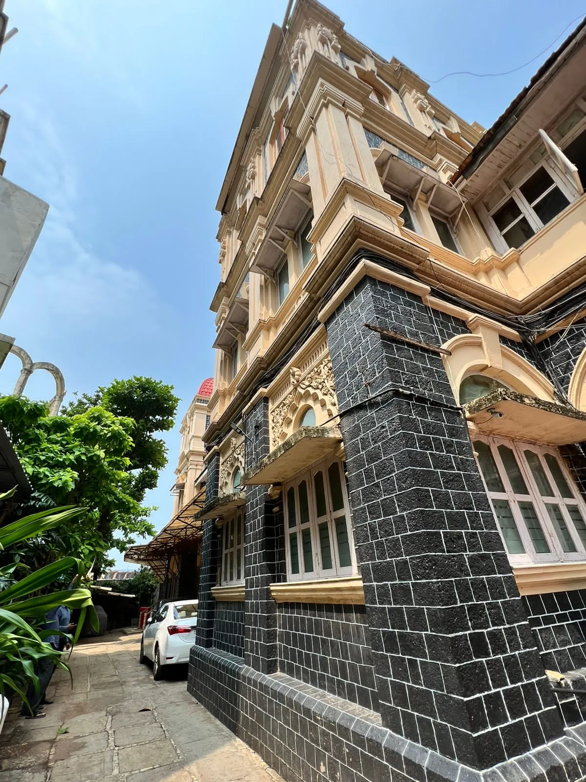 Condominium in Khar, Maharashtra 11115007