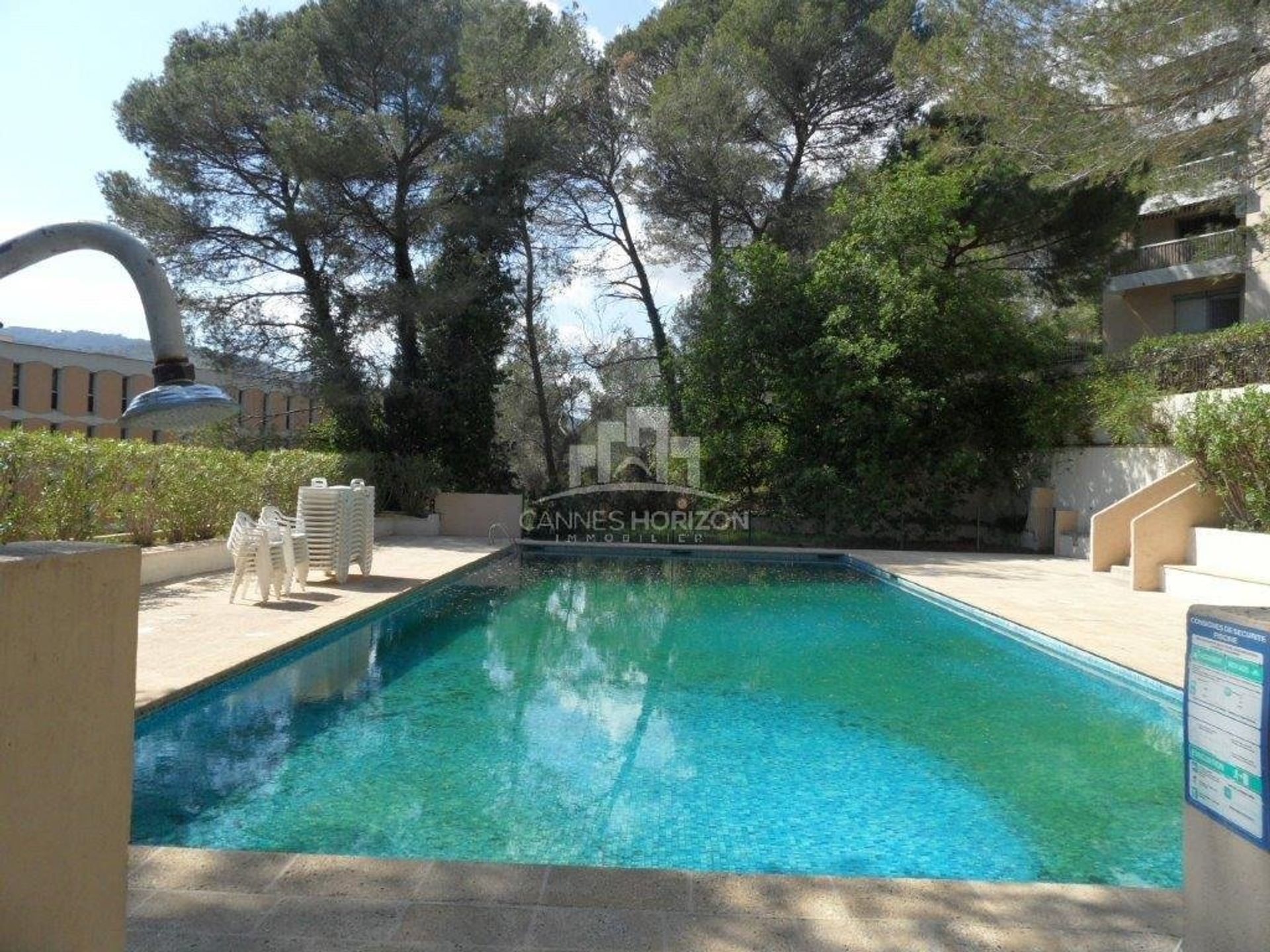 Condominium dans Le Suquet, Provence-Alpes-Côte d'Azur 11115483