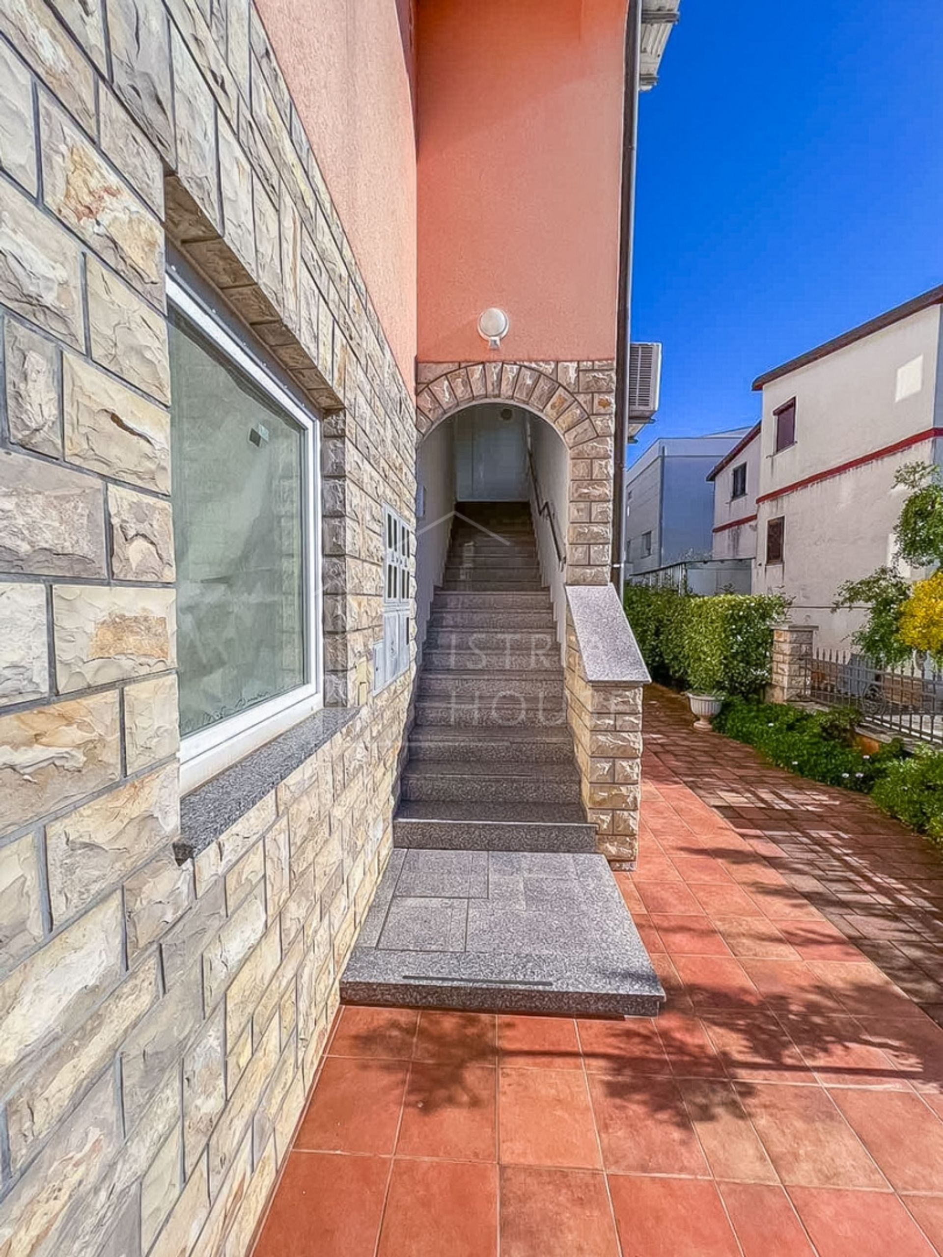 Condominium in Novigrad, Istria County 11115768