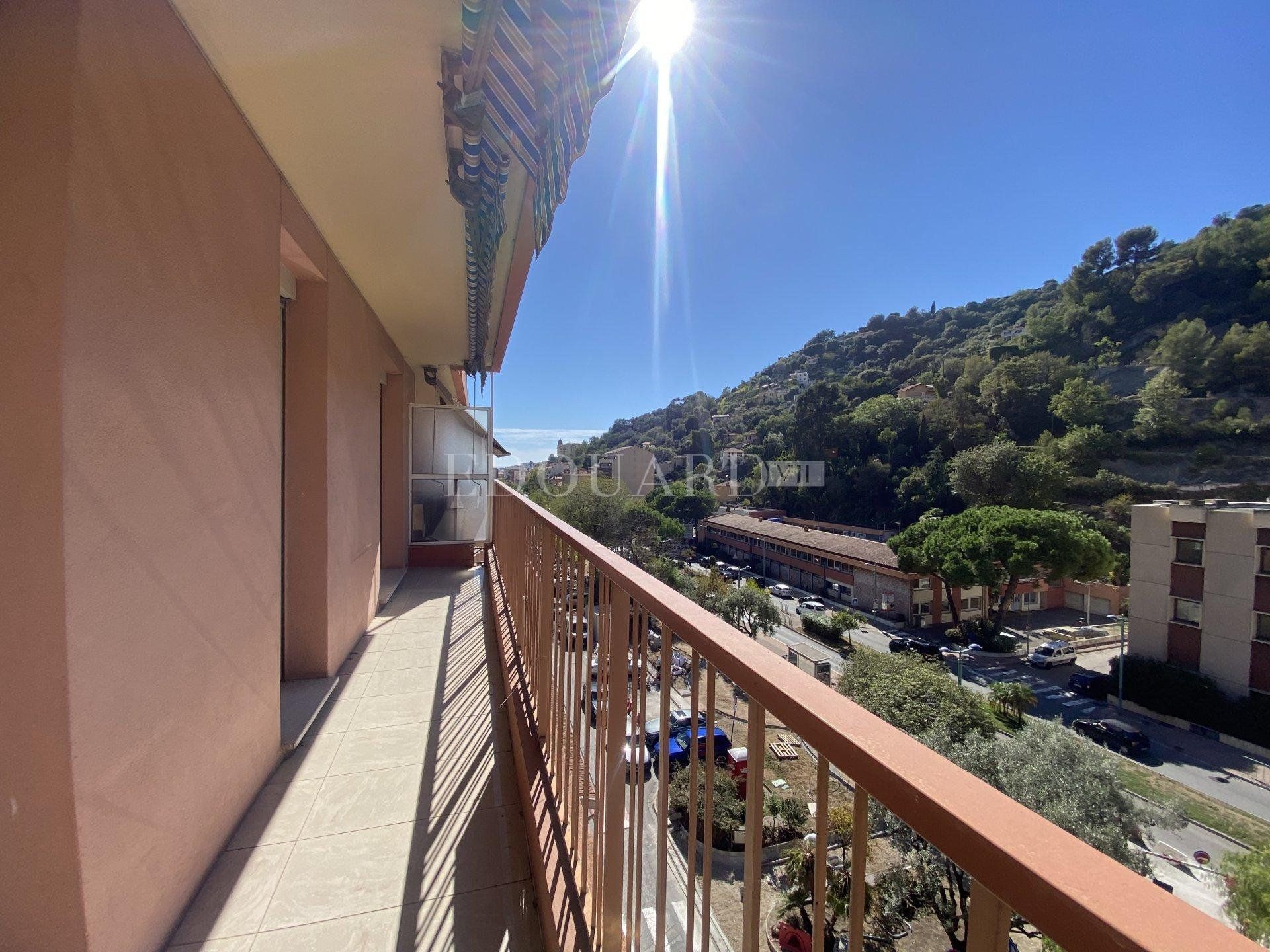 Condominium in Menton, Provence-Alpes-Cote d'Azur 11116472