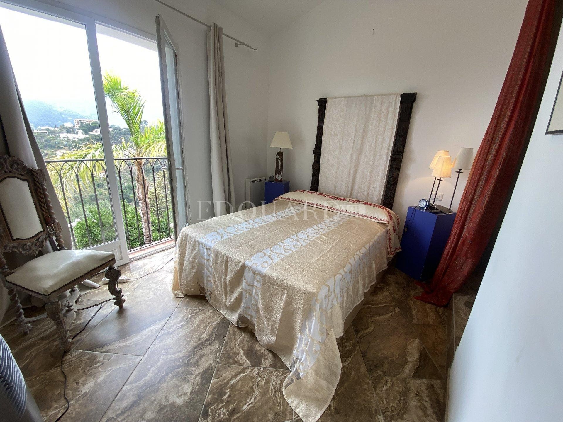 Condominium in Menton, Provence-Alpes-Côte d'Azur 11116473