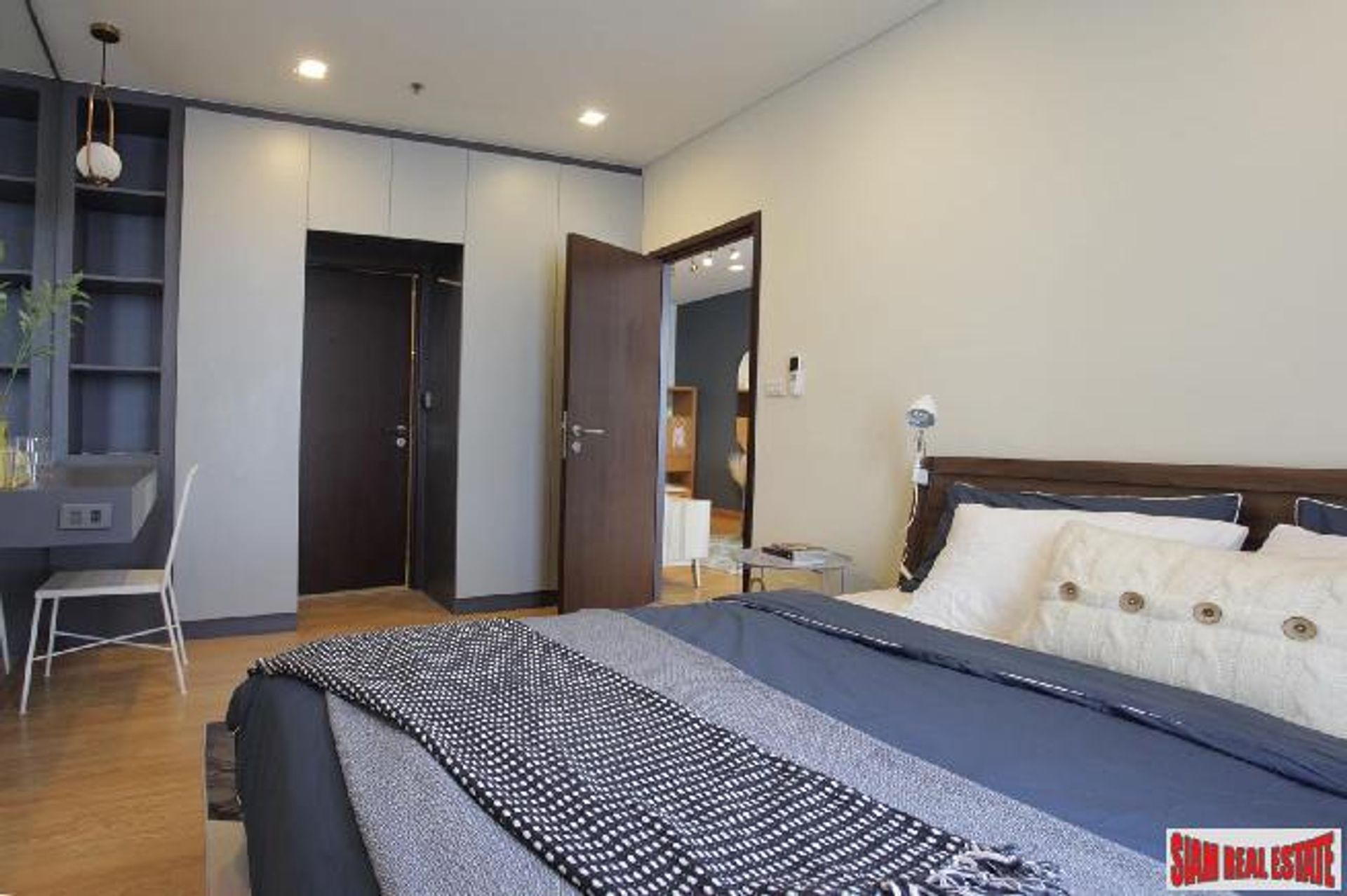 Condominium in Phra Khanong, Krung Thep Maha Nakhon 11117064