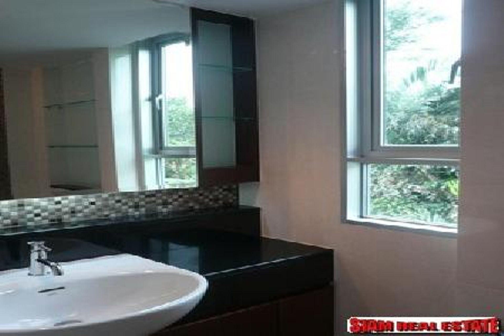 Condominio en Khlong Toei, Krung Thep Maha Nakhon 11117157