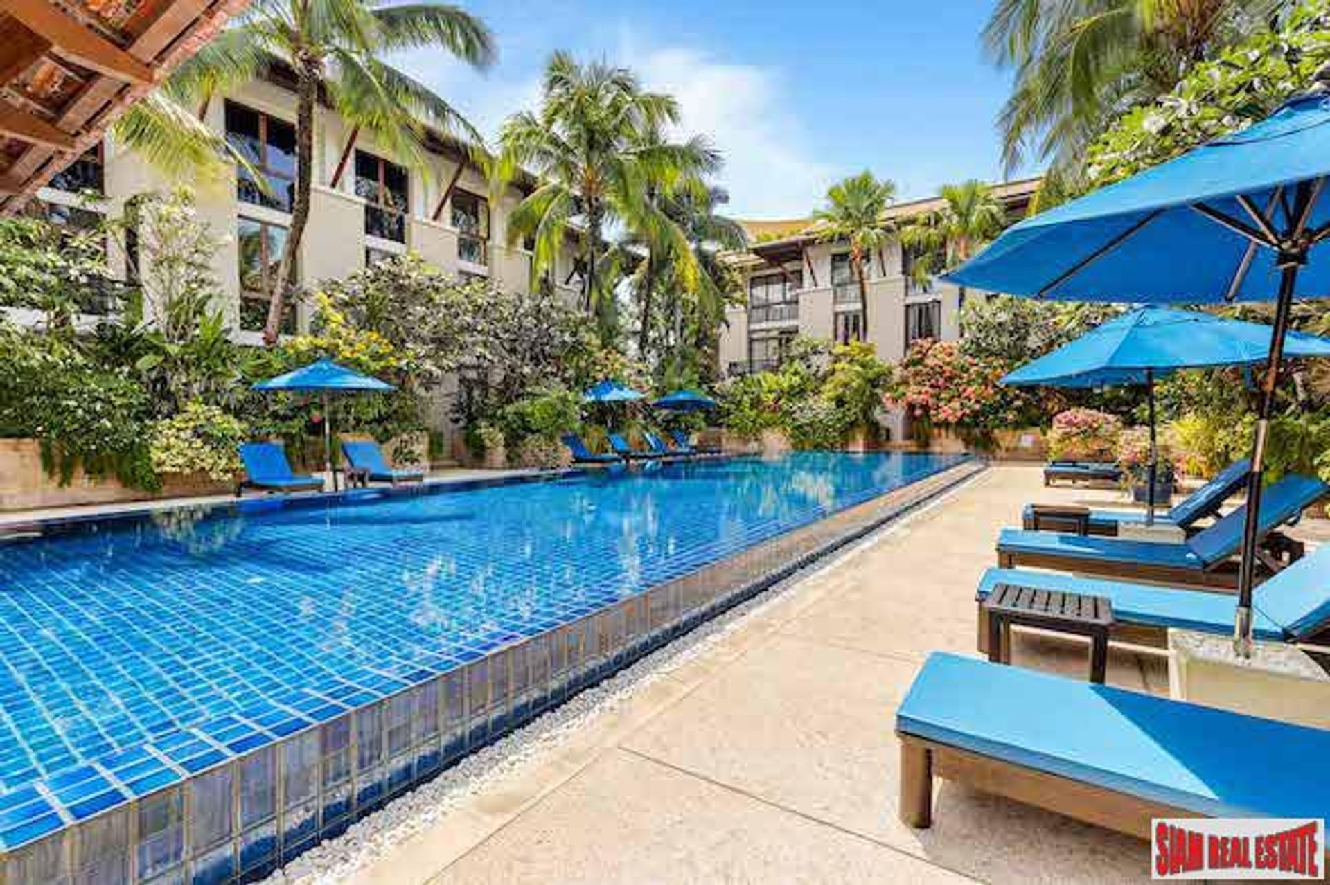 Condominium in Ban Bang Khu, Phuket 11117322