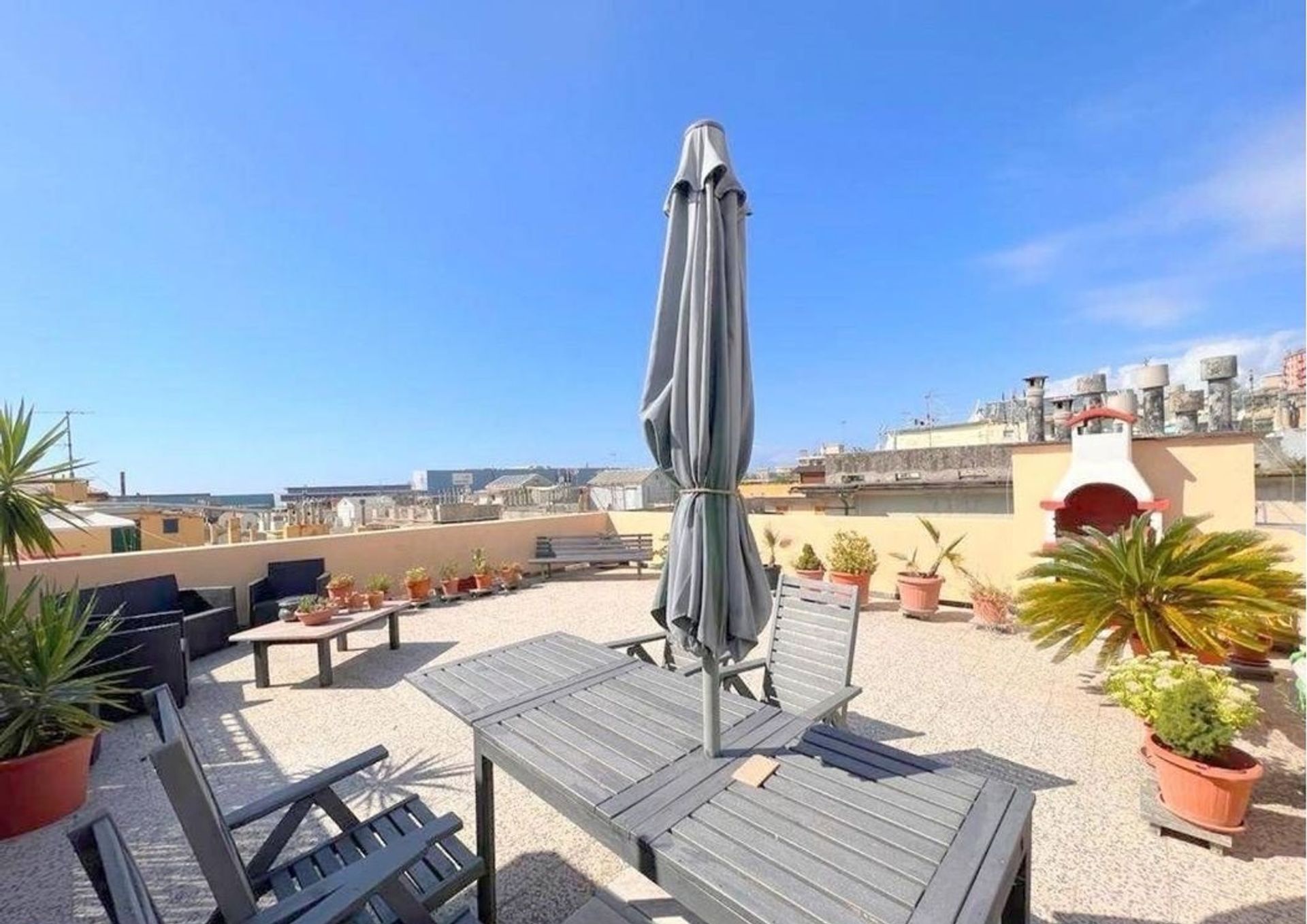 Condominium dans Genoa, Liguria 11117434