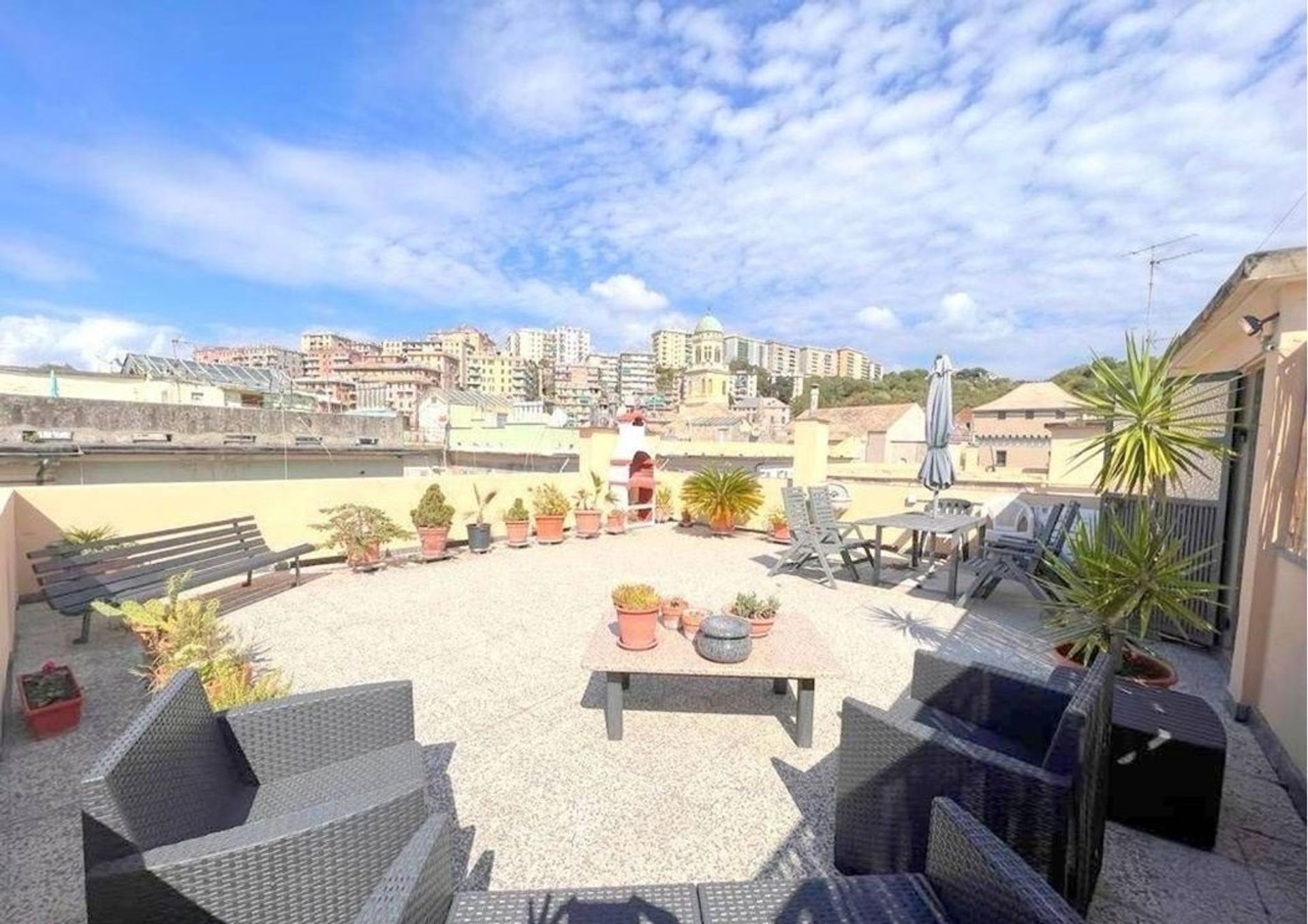 Condominium dans Genoa, Liguria 11117434