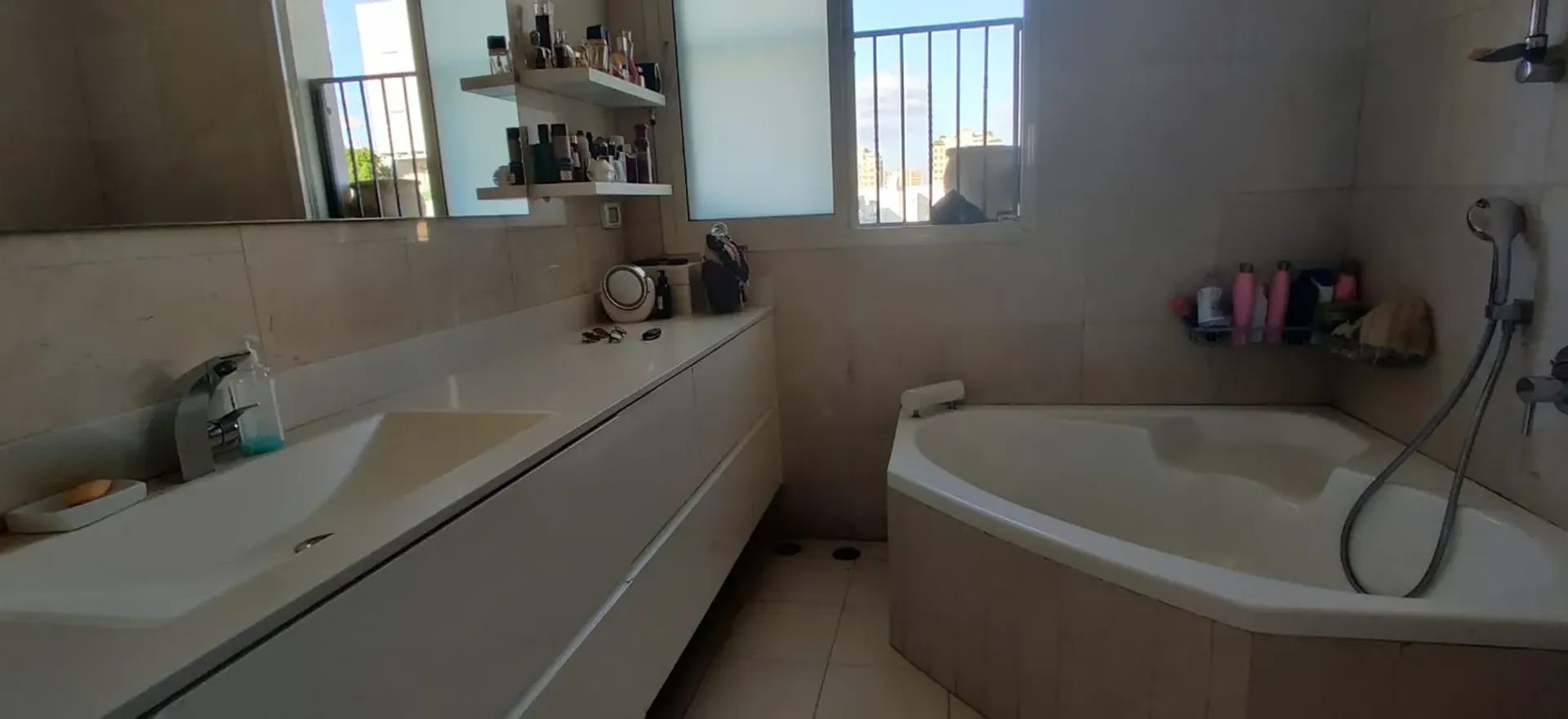 Condominium in Tel Aviv-Yafo, HaSavora'im Street 11117450