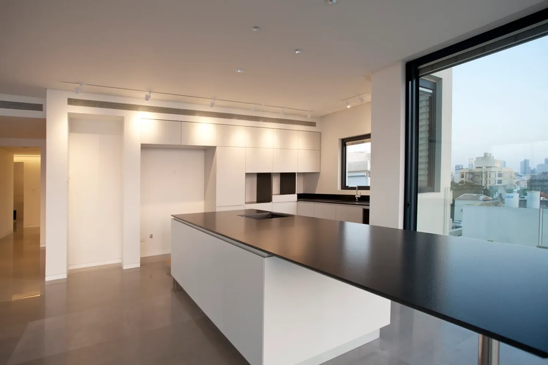 Condominium in Tel Aviv-Yafo, 6 J. L. Gordon Street 11117455